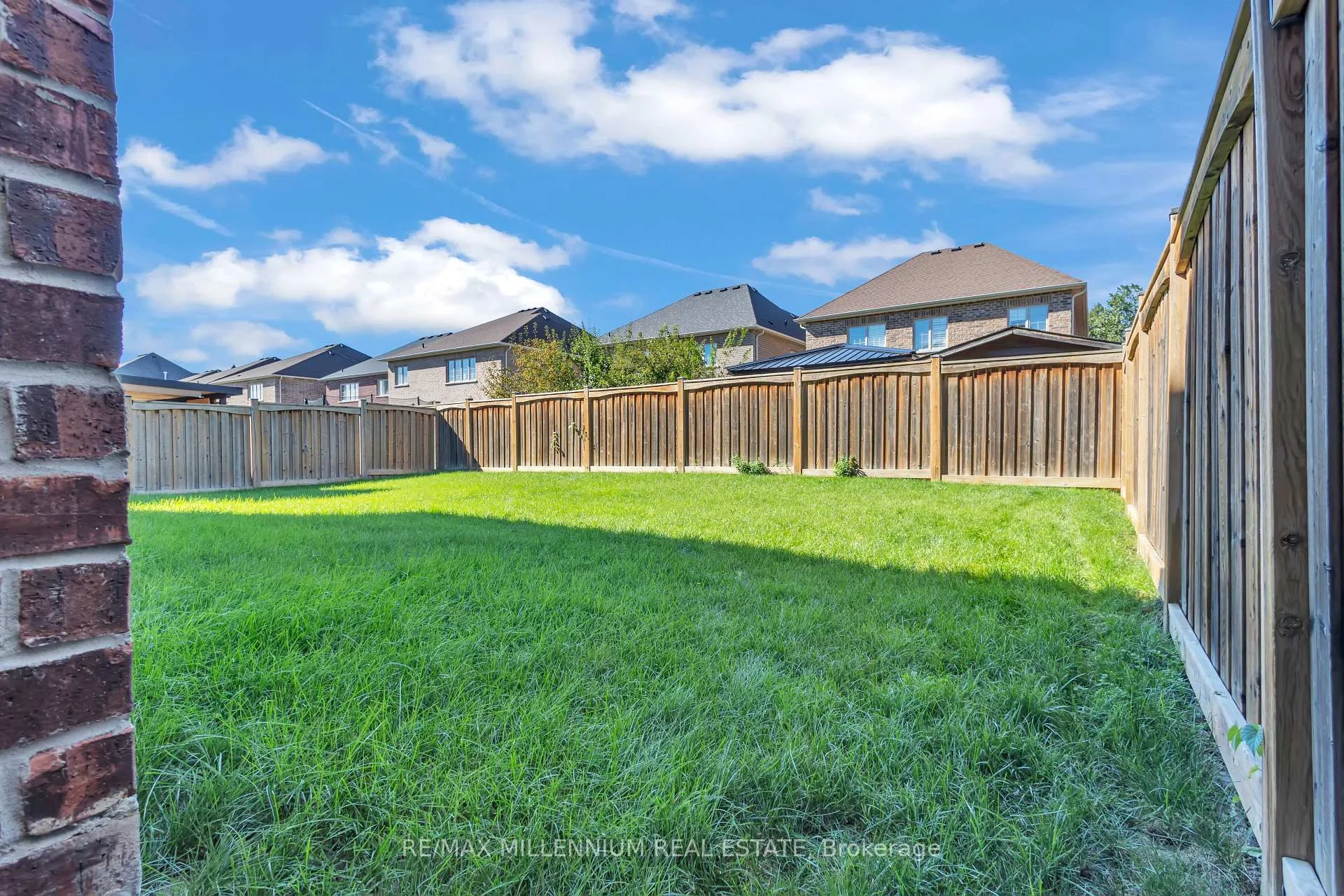 Photo 94 of 49 Torgan Trail, Vaughan, Kleinburg — HOMEH
