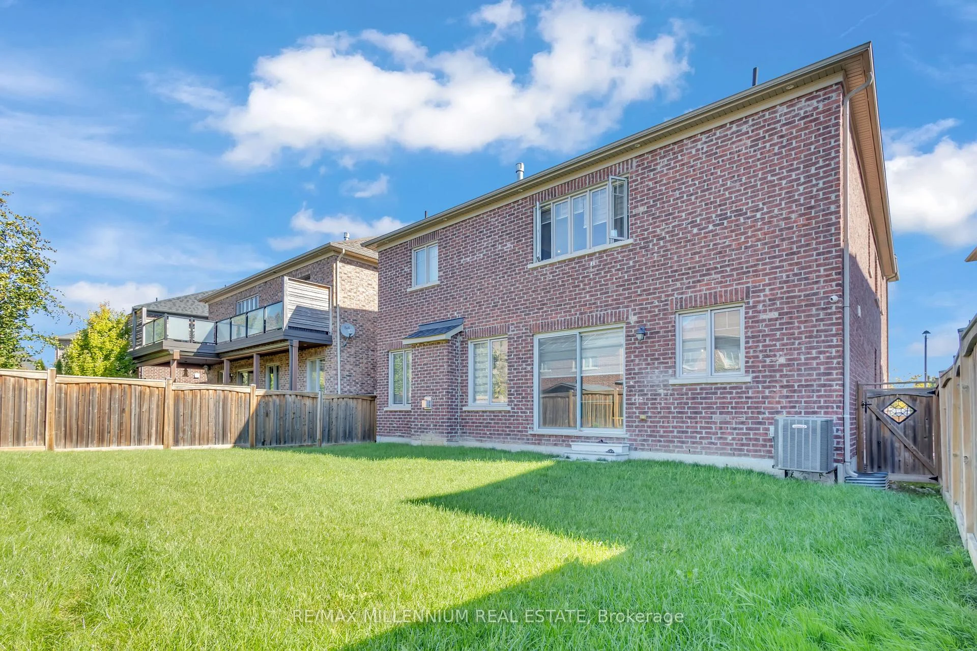 Photo 96 of 49 Torgan Trail, Vaughan, Kleinburg — HOMEH
