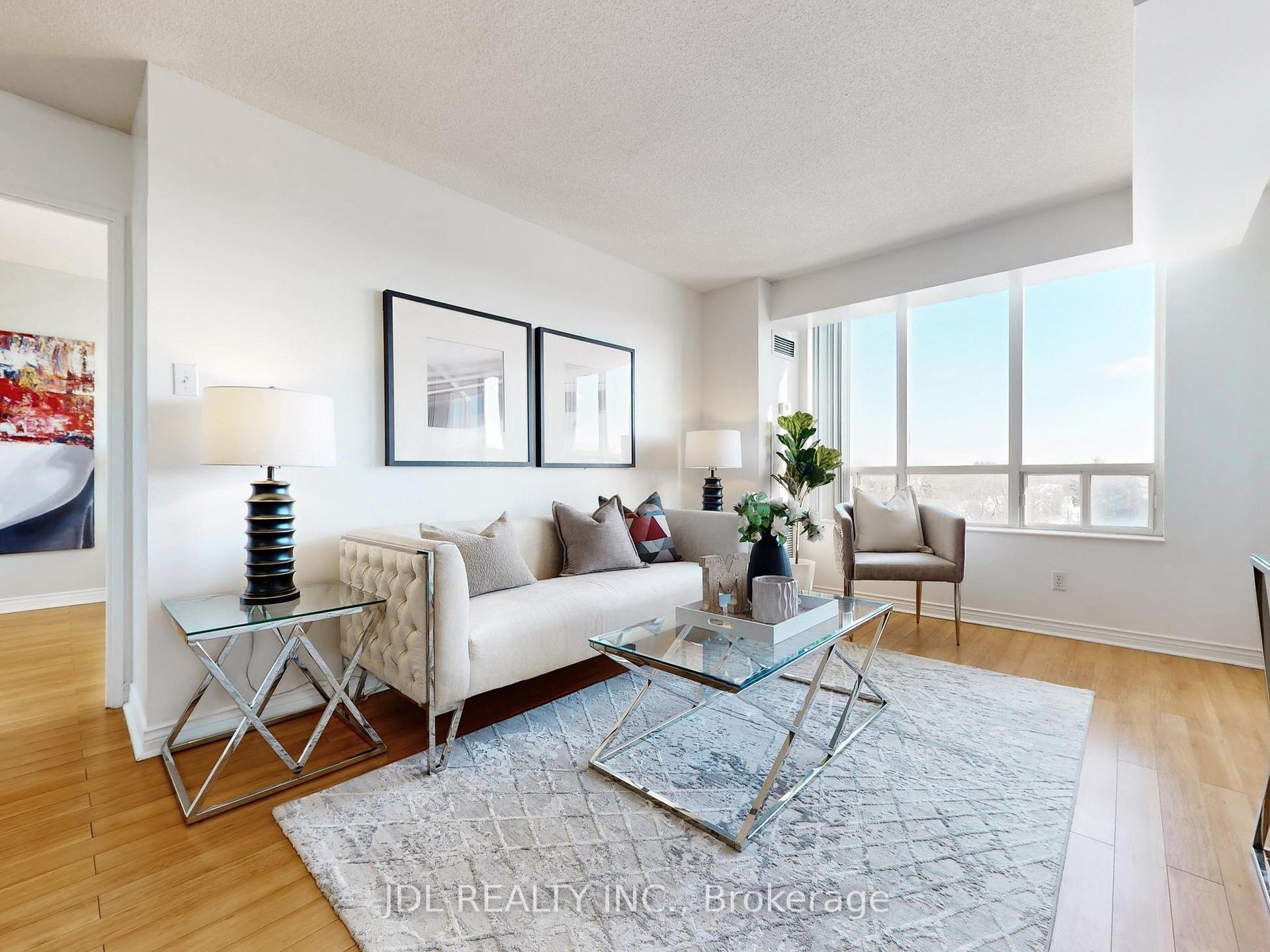 Photo 7 of Unit 906, 260 Doris Avenue, North York, Willowdale East — HOMEH