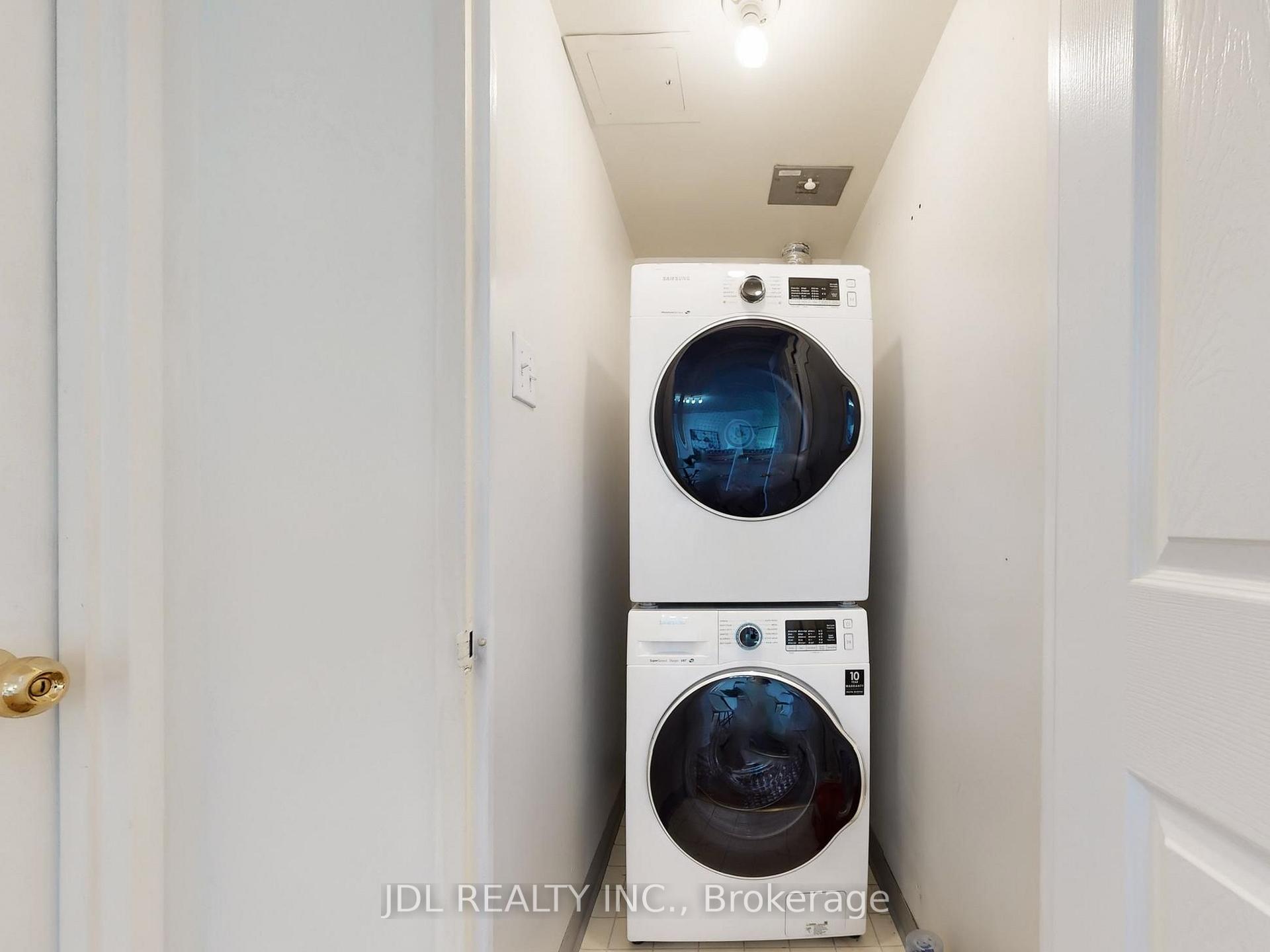 Photo 23 of Unit 906, 260 Doris Avenue, North York, Willowdale East — HOMEH