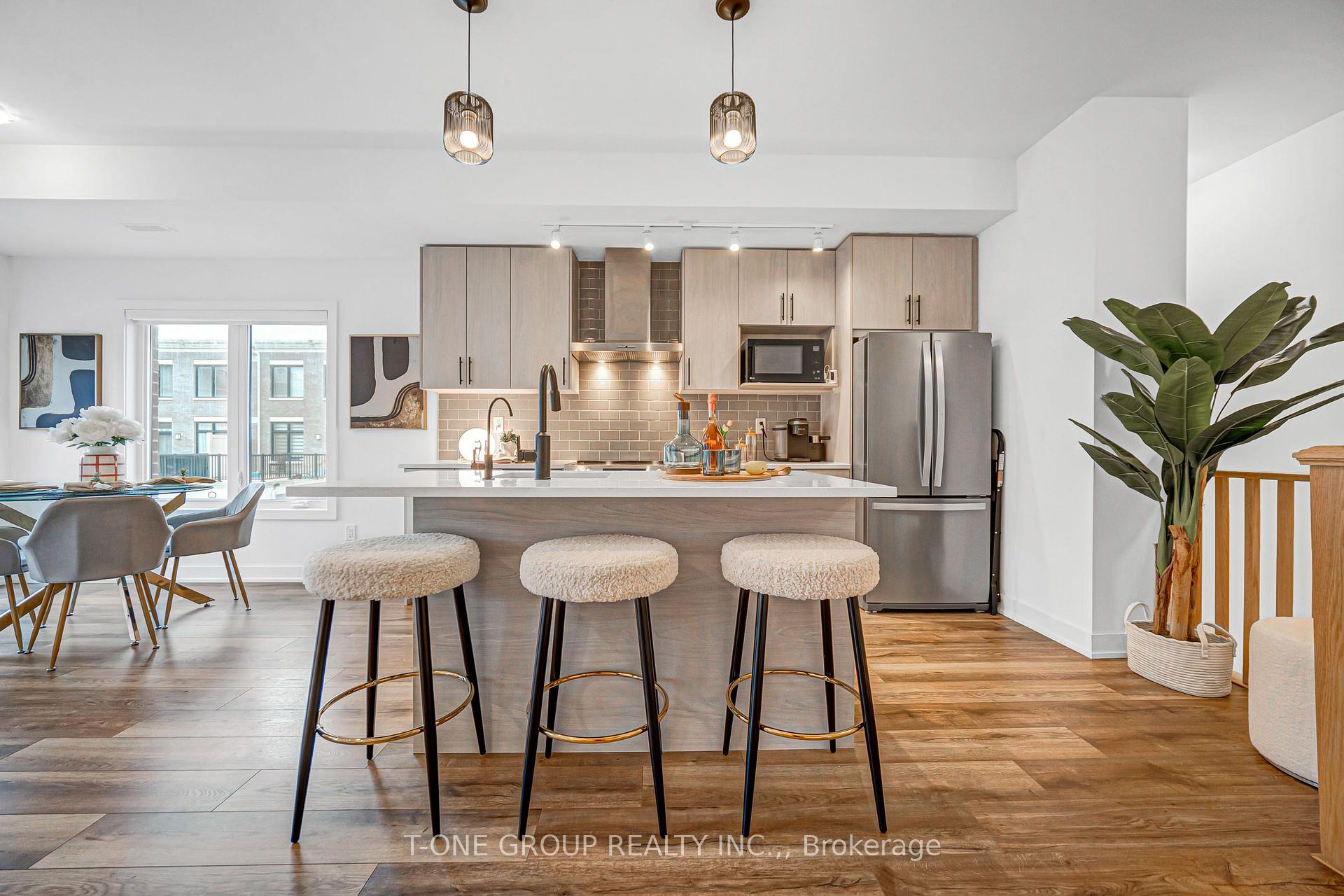 Photo 1 of 144 Covington Crescent, Whitchurch-Stouffville, Stouffville — HOMEH
