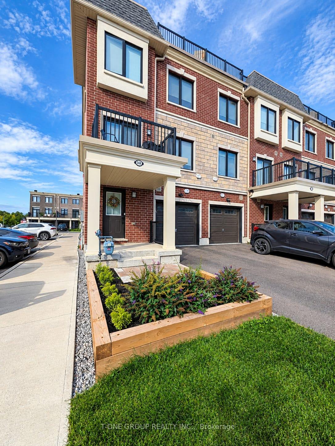 Photo 4 of 144 Covington Crescent, Whitchurch-Stouffville, Stouffville — HOMEH