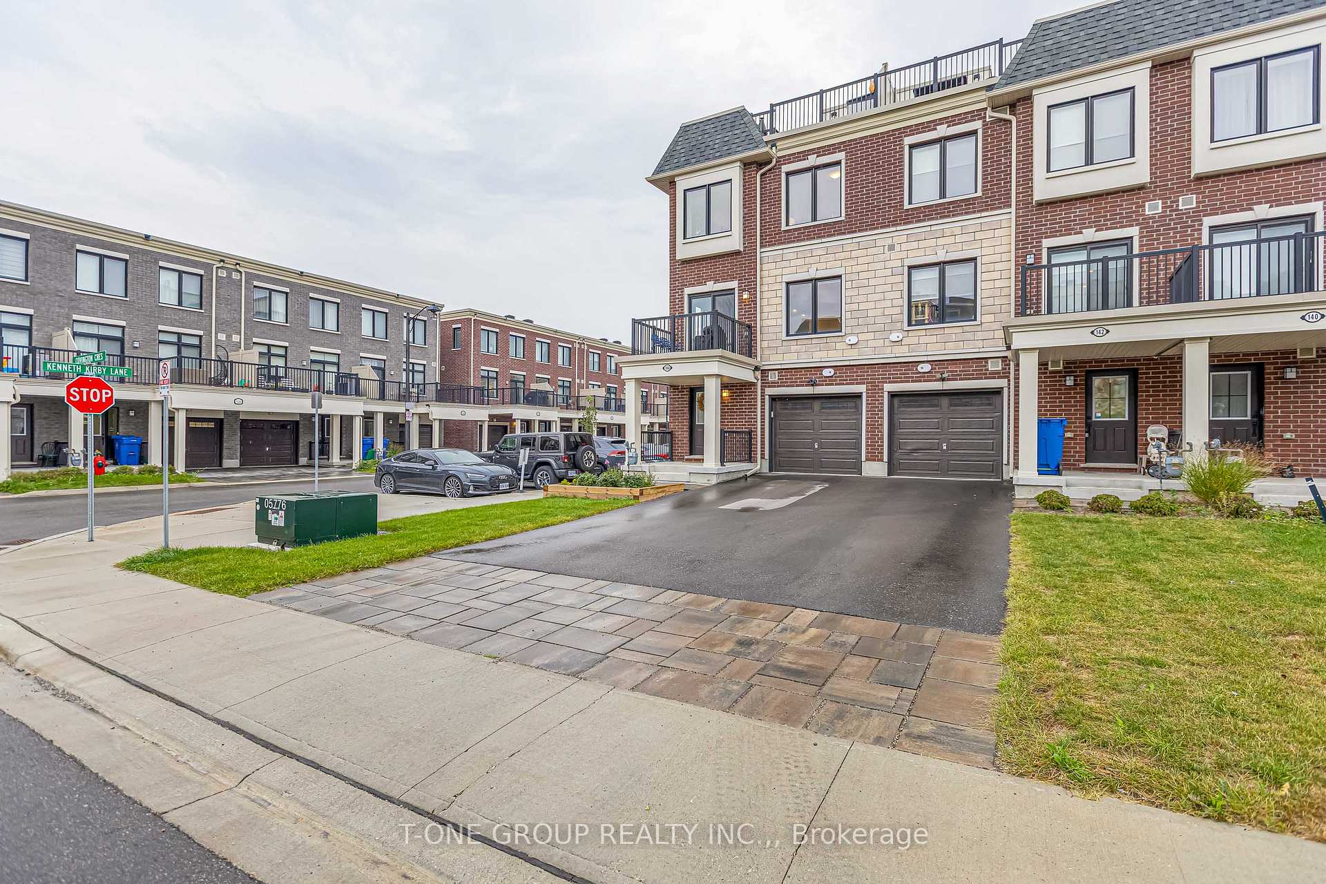 Photo 5 of 144 Covington Crescent, Whitchurch-Stouffville, Stouffville — HOMEH