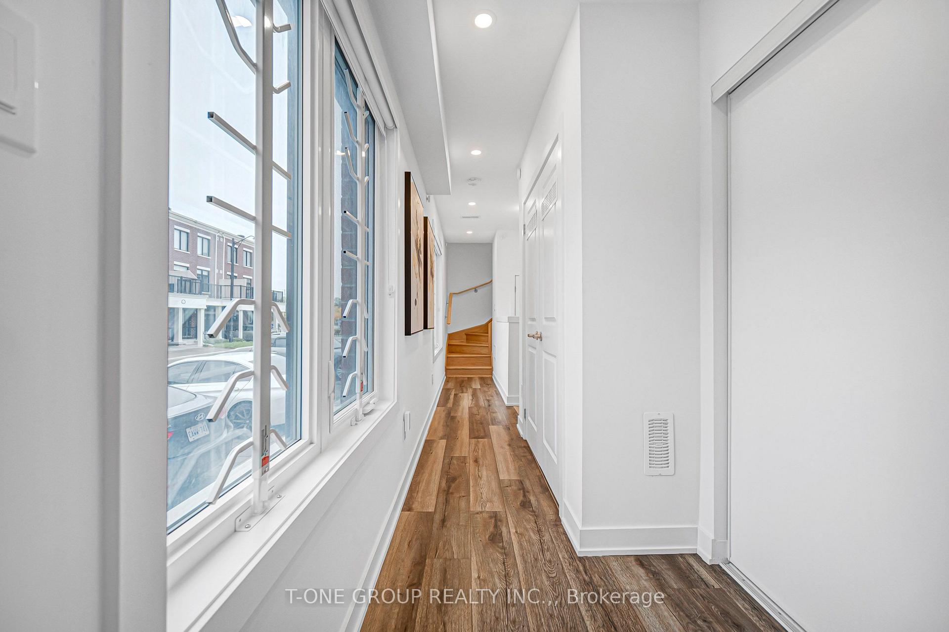 Photo 8 of 144 Covington Crescent, Whitchurch-Stouffville, Stouffville — HOMEH