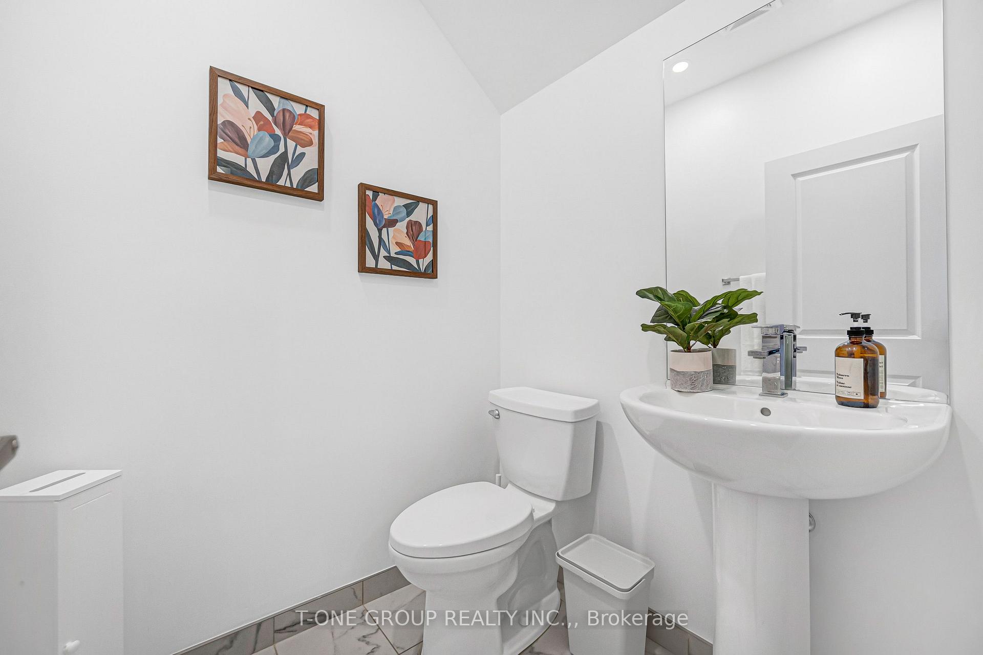 Photo 11 of 144 Covington Crescent, Whitchurch-Stouffville, Stouffville — HOMEH