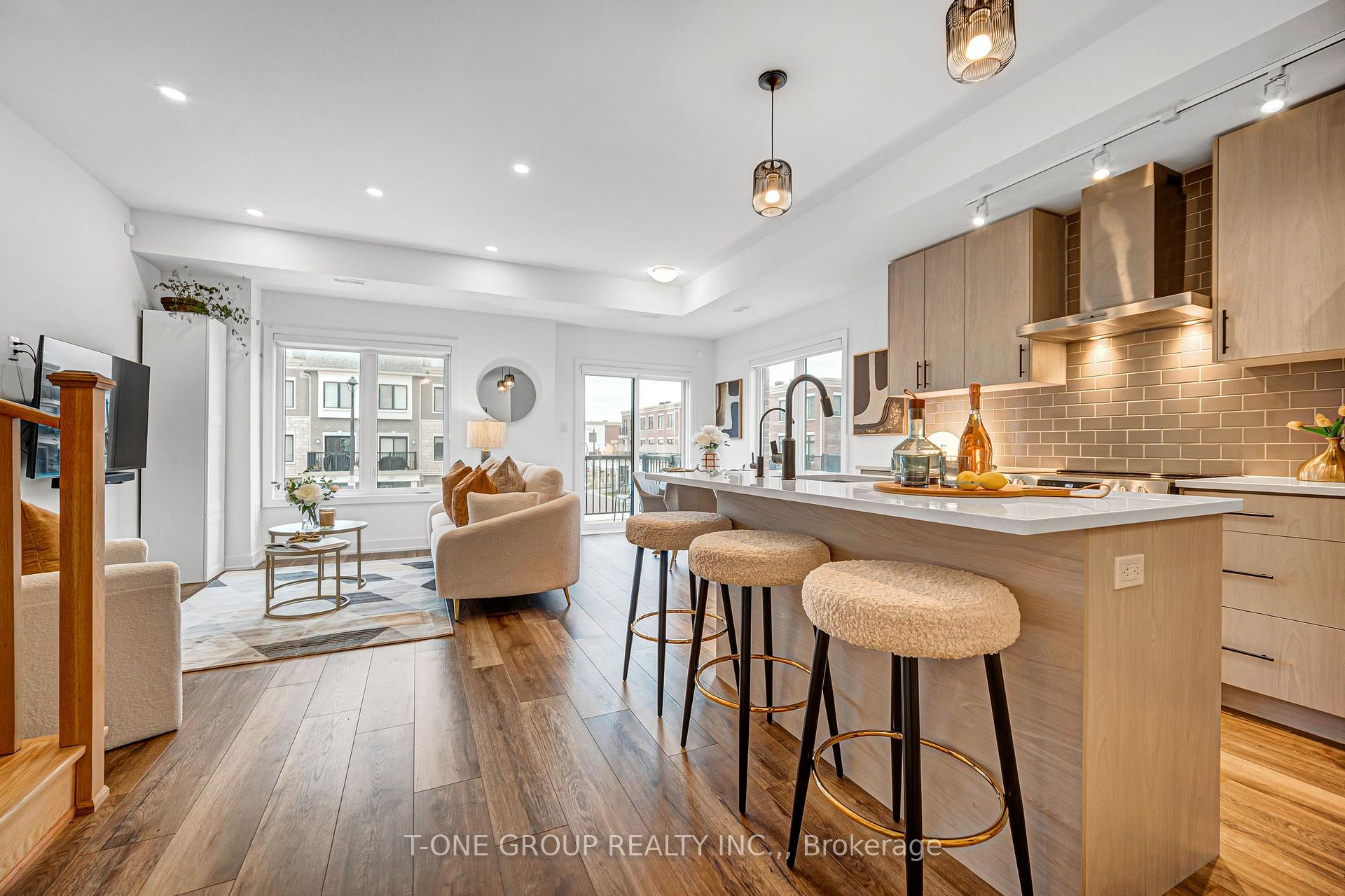 Photo 13 of 144 Covington Crescent, Whitchurch-Stouffville, Stouffville — HOMEH