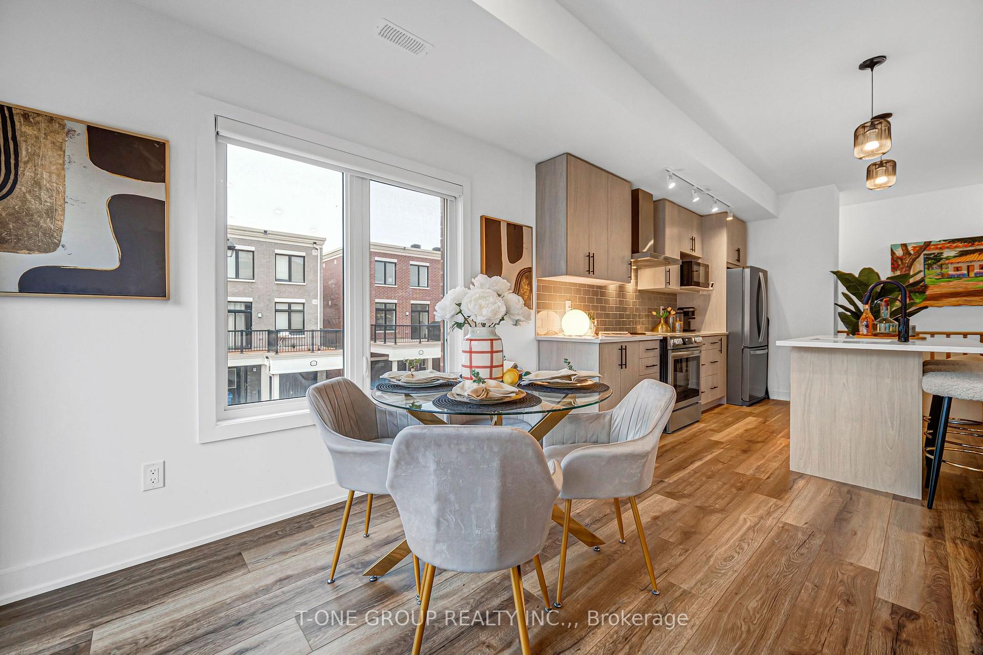 Photo 20 of 144 Covington Crescent, Whitchurch-Stouffville, Stouffville — HOMEH
