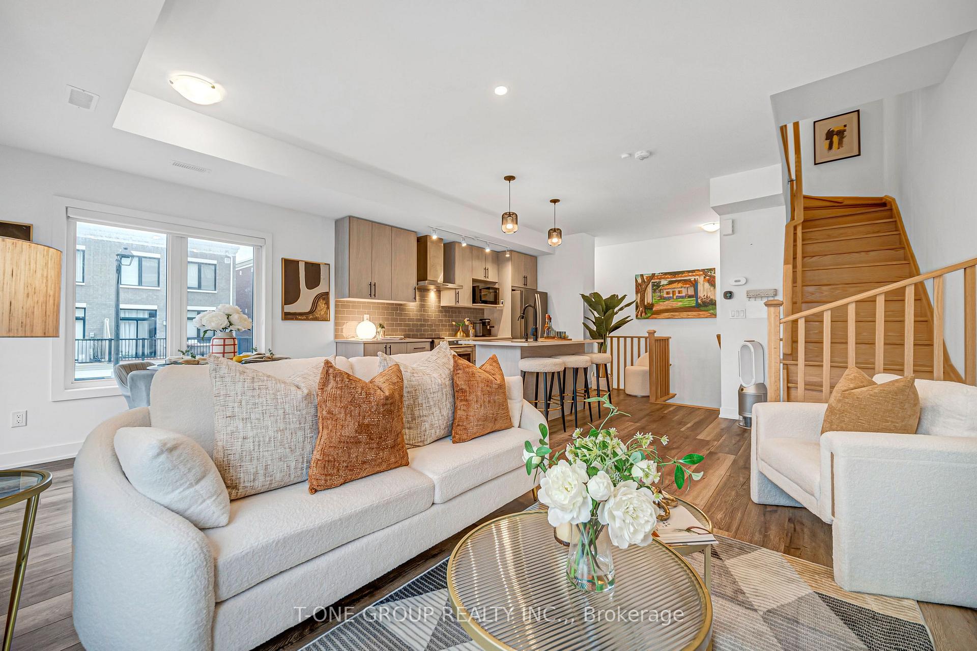 Photo 24 of 144 Covington Crescent, Whitchurch-Stouffville, Stouffville — HOMEH