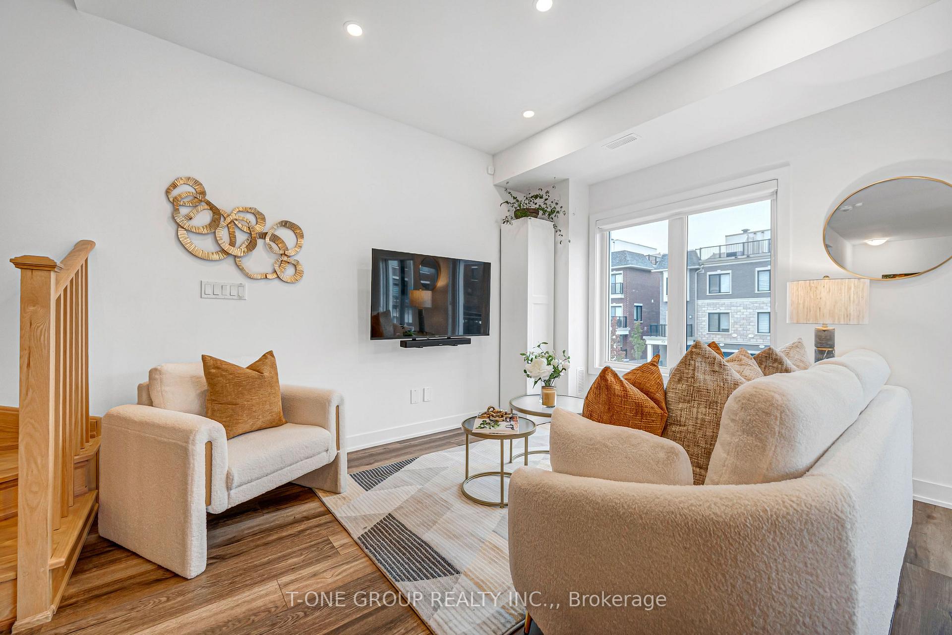 Photo 27 of 144 Covington Crescent, Whitchurch-Stouffville, Stouffville — HOMEH