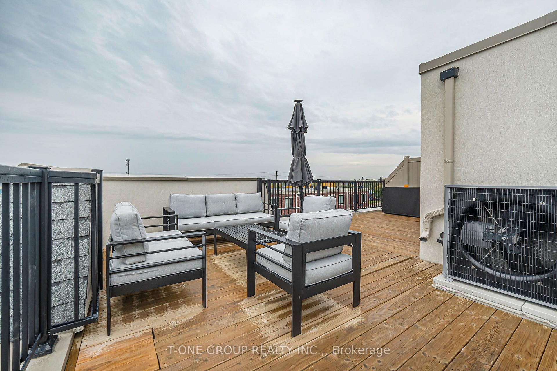 Photo 43 of 144 Covington Crescent, Whitchurch-Stouffville, Stouffville — HOMEH