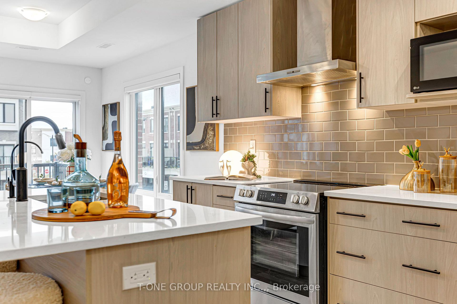 Photo 44 of 144 Covington Crescent, Whitchurch-Stouffville, Stouffville — HOMEH