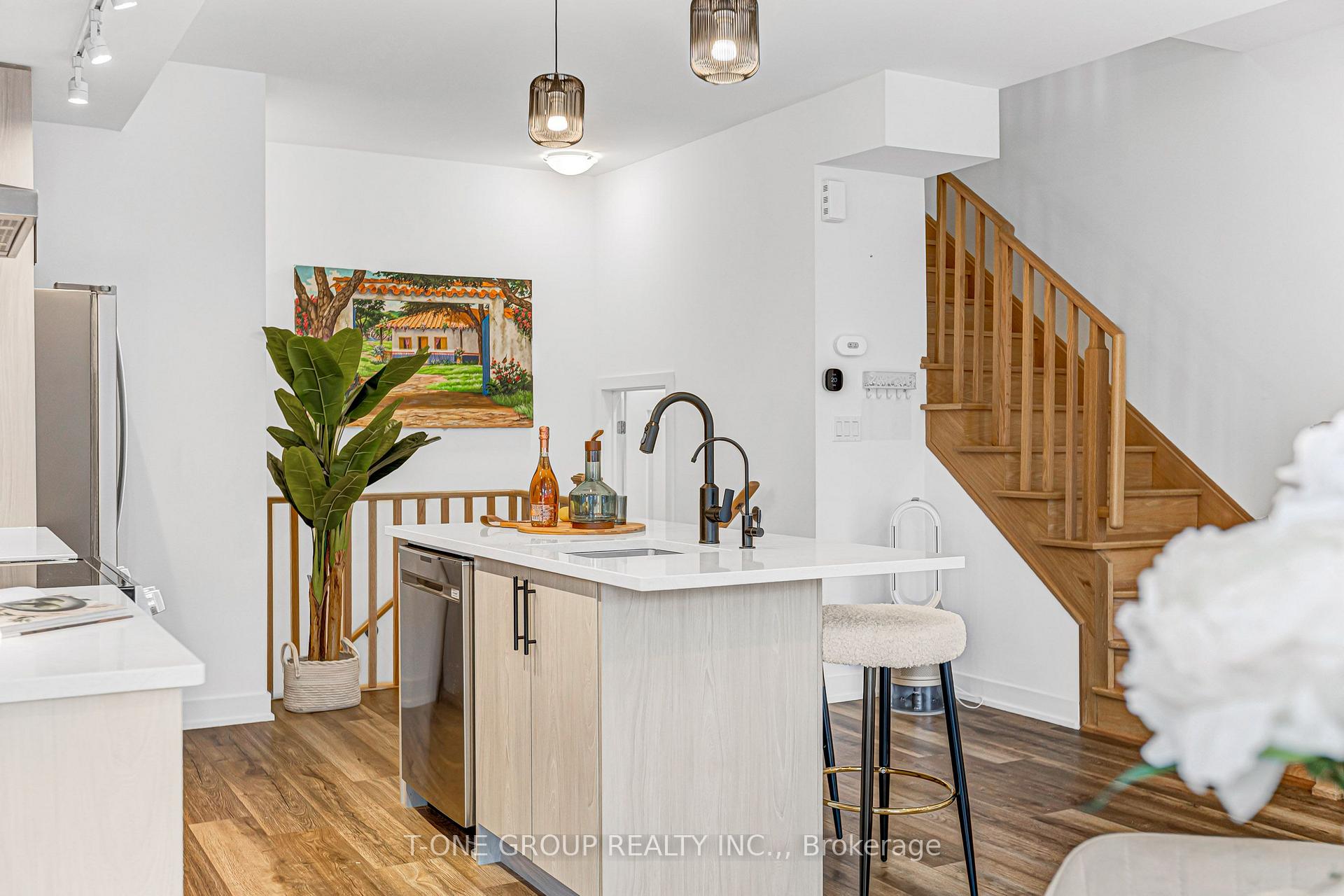 Photo 46 of 144 Covington Crescent, Whitchurch-Stouffville, Stouffville — HOMEH
