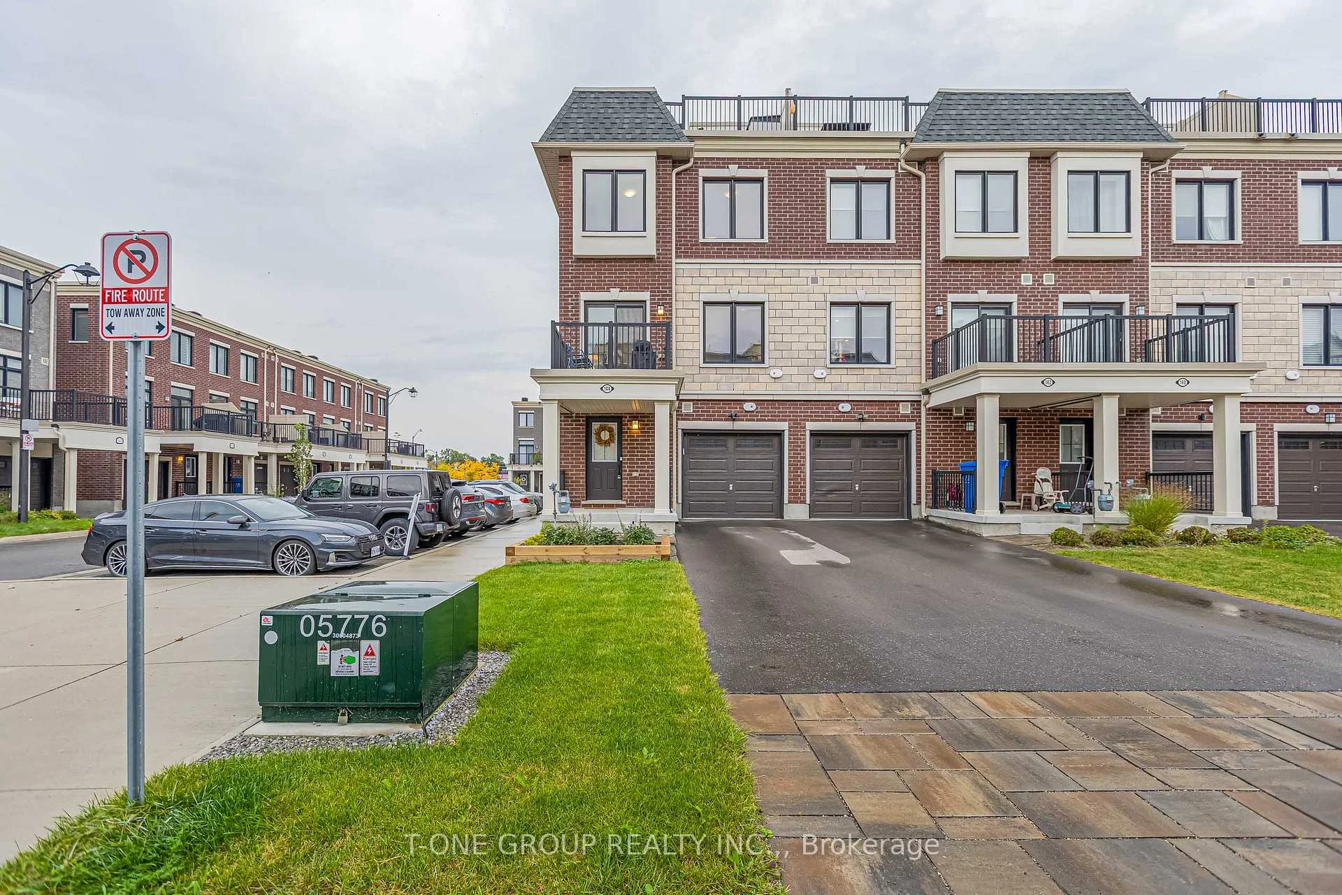 Photo 3 of 144 Covington Crescent, Whitchurch-Stouffville, Stouffville — HOMEH