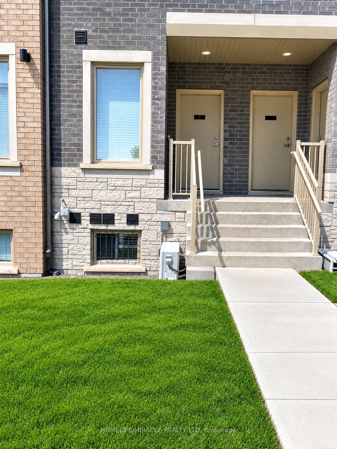 Photo 1 of Unit TH173, 151 Honeycrisp Crescent, Vaughan, Vaughan Corporate Centre — HOMEH