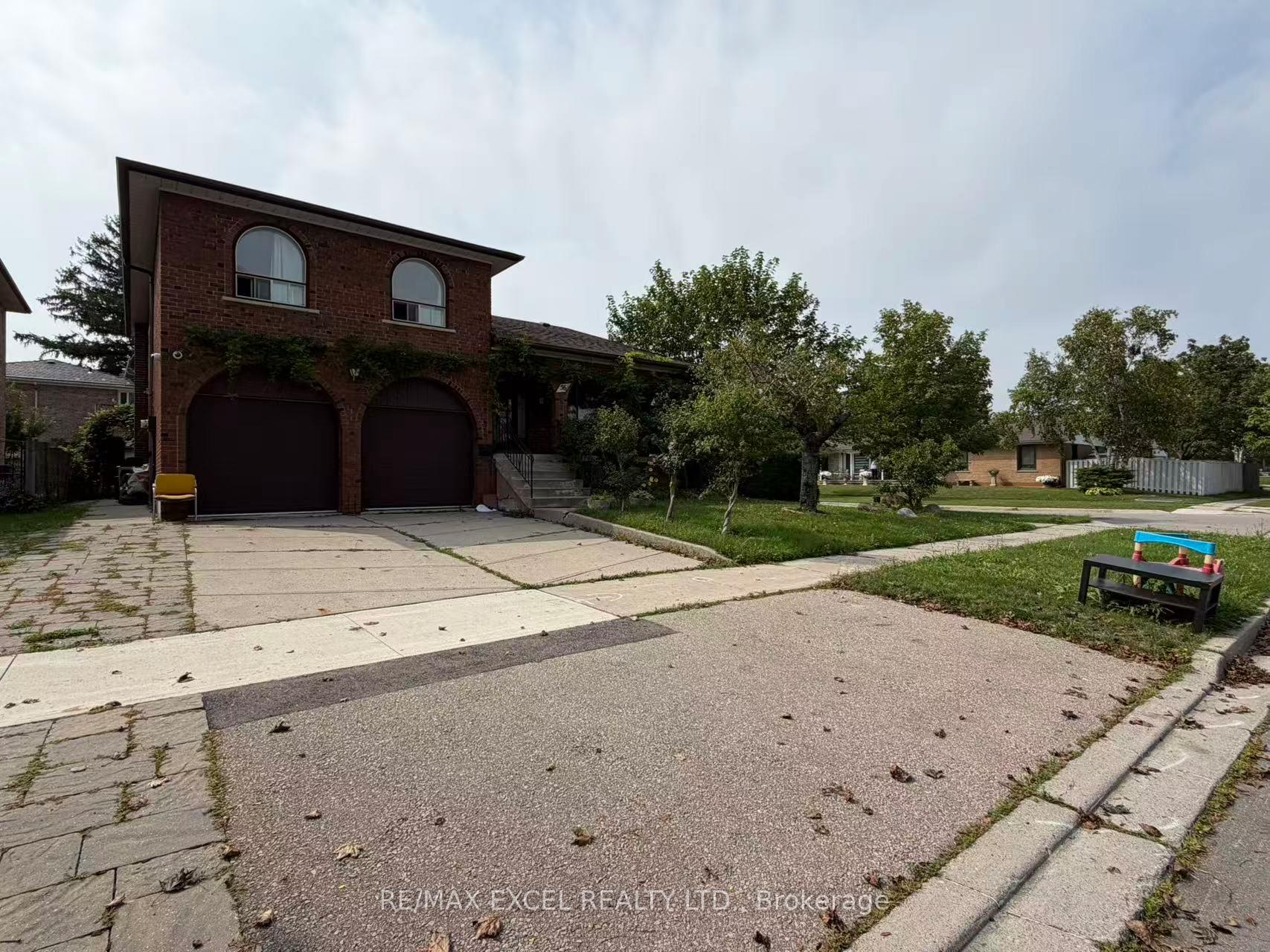 Photo 3 of Unit Upper, 56 Leafield Drive, Scarborough, L'Amoreaux — HOMEH