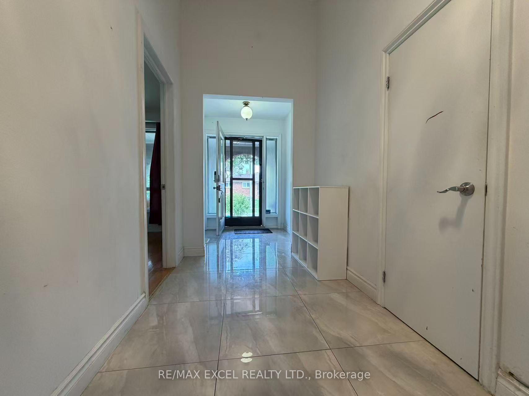 Photo 4 of Unit Upper, 56 Leafield Drive, Scarborough, L'Amoreaux — HOMEH