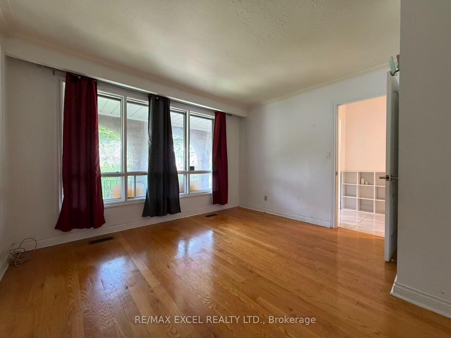 Photo 7 of Unit Upper, 56 Leafield Drive, Scarborough, L'Amoreaux — HOMEH
