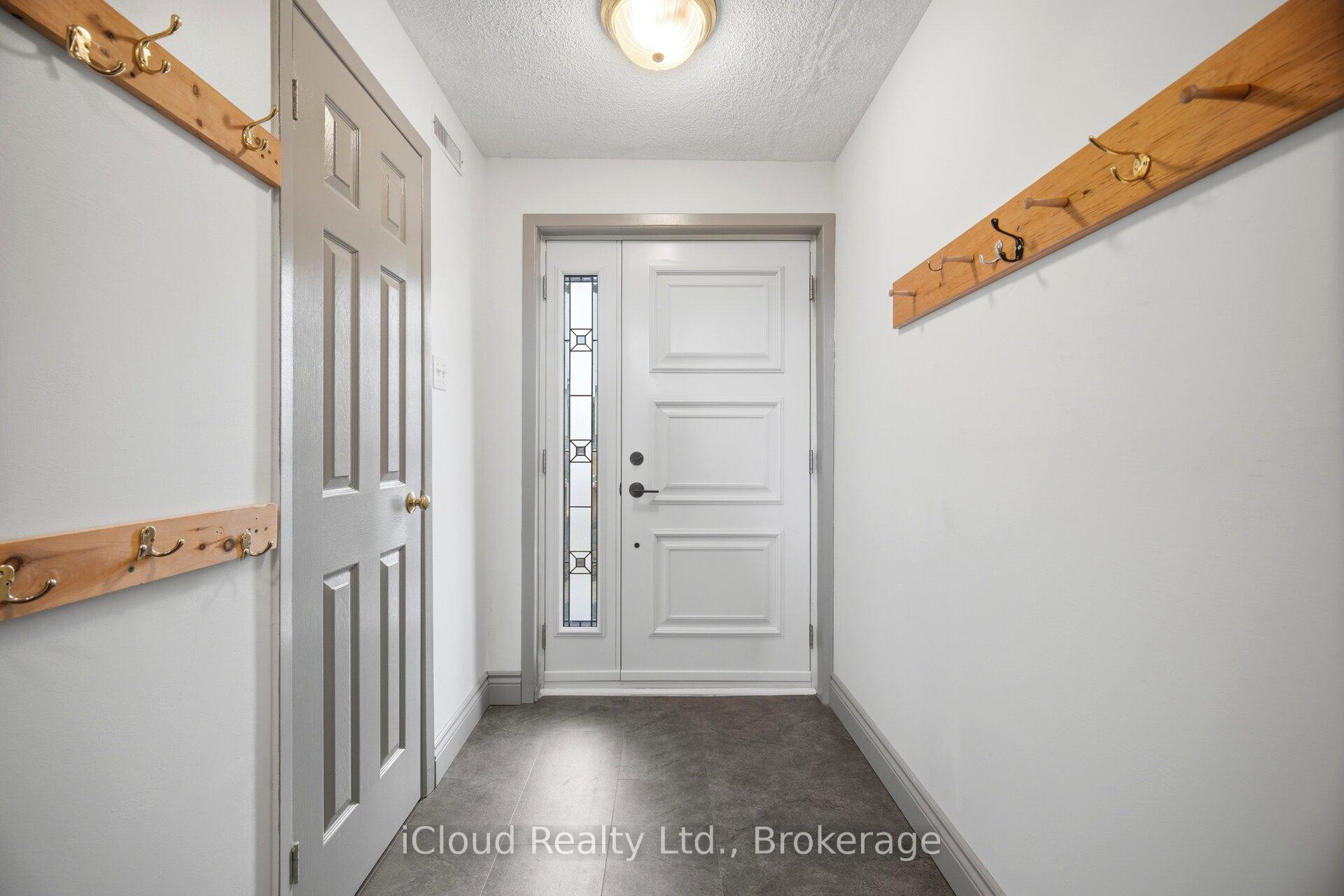 Photo 9 of 82 English Street, Brampton, Brampton West — HOMEH