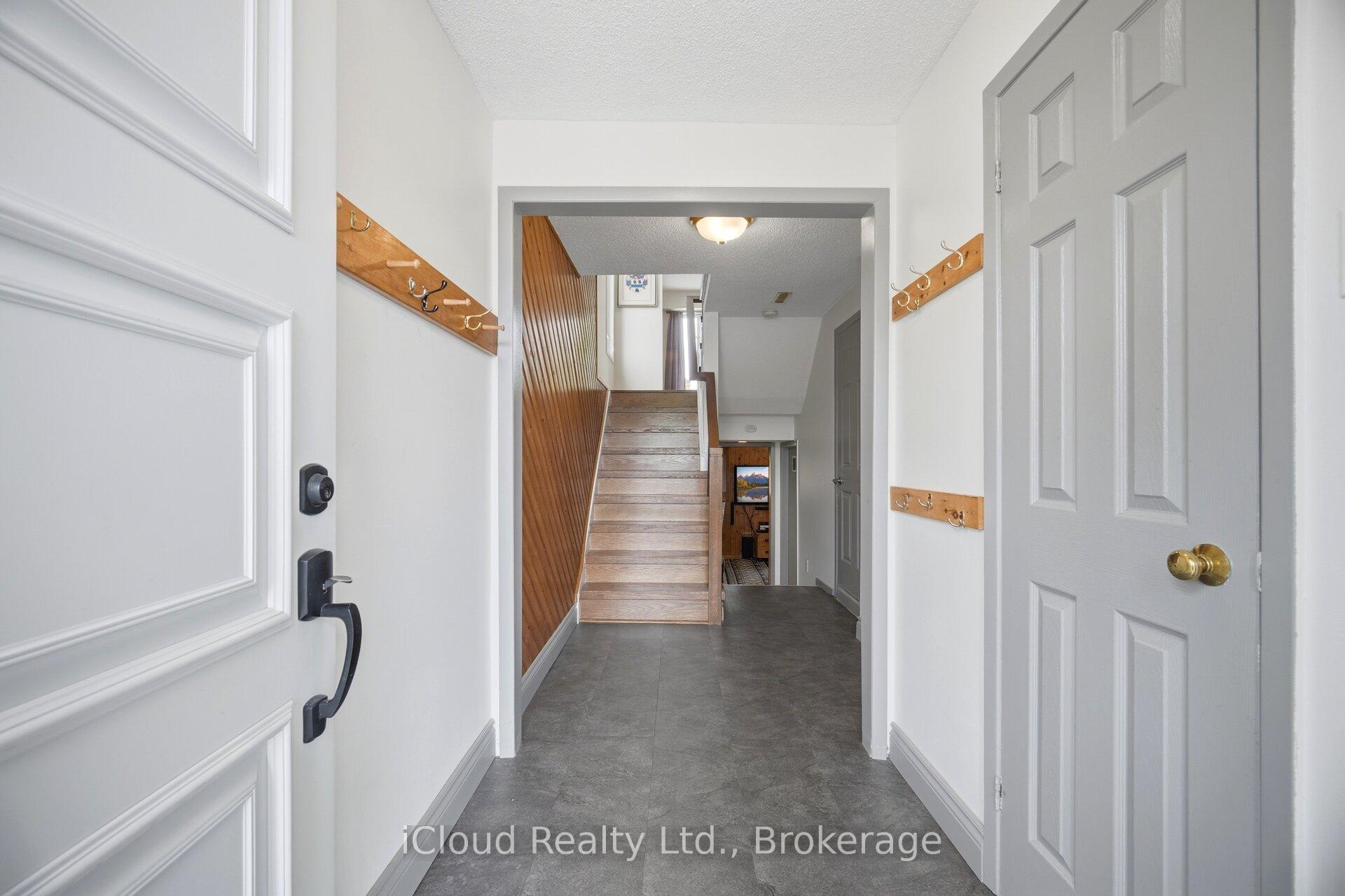 Photo 10 of 82 English Street, Brampton, Brampton West — HOMEH