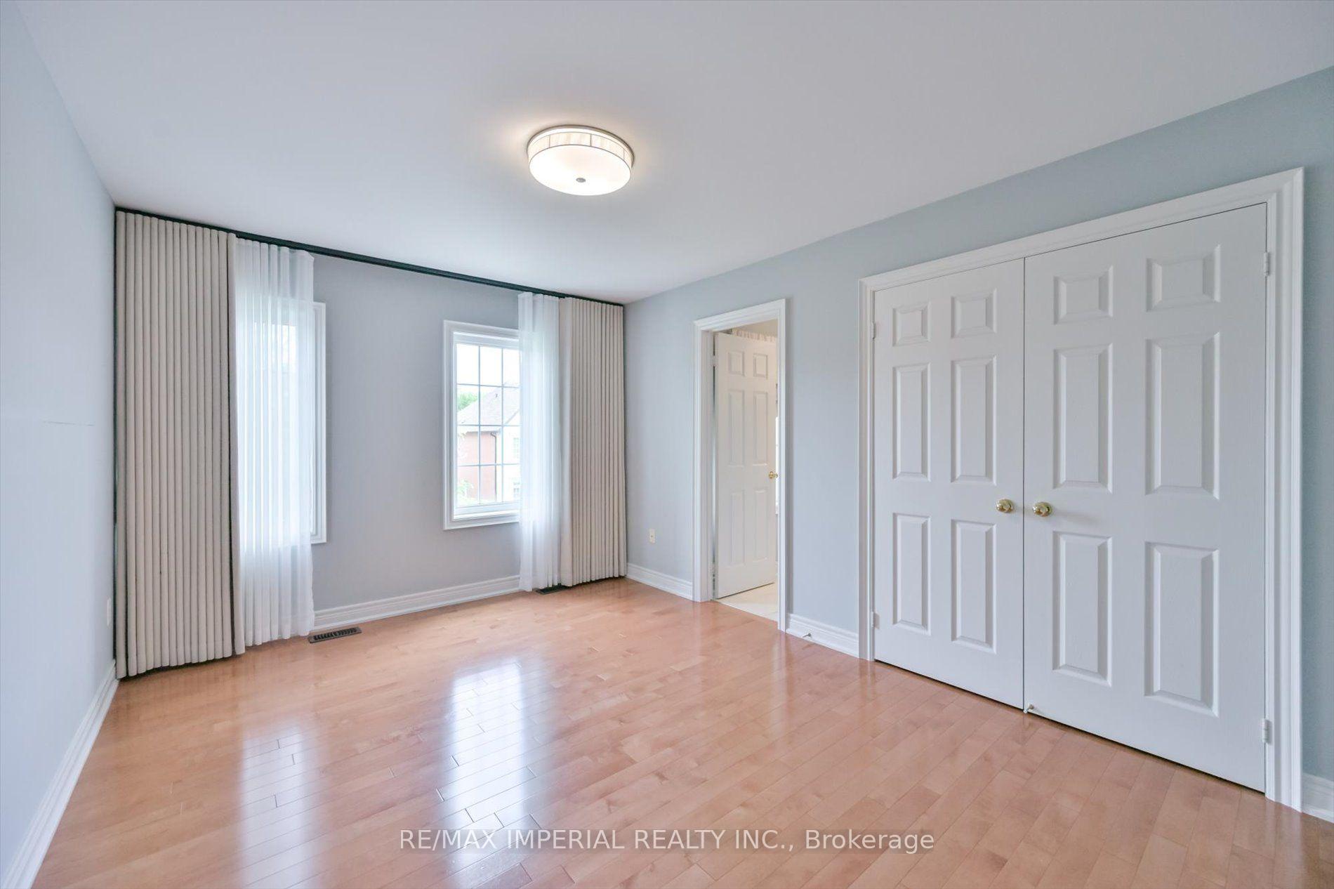 Photo 34 of 11 Candlelight Drive, Richmond Hill, Jefferson — HOMEH