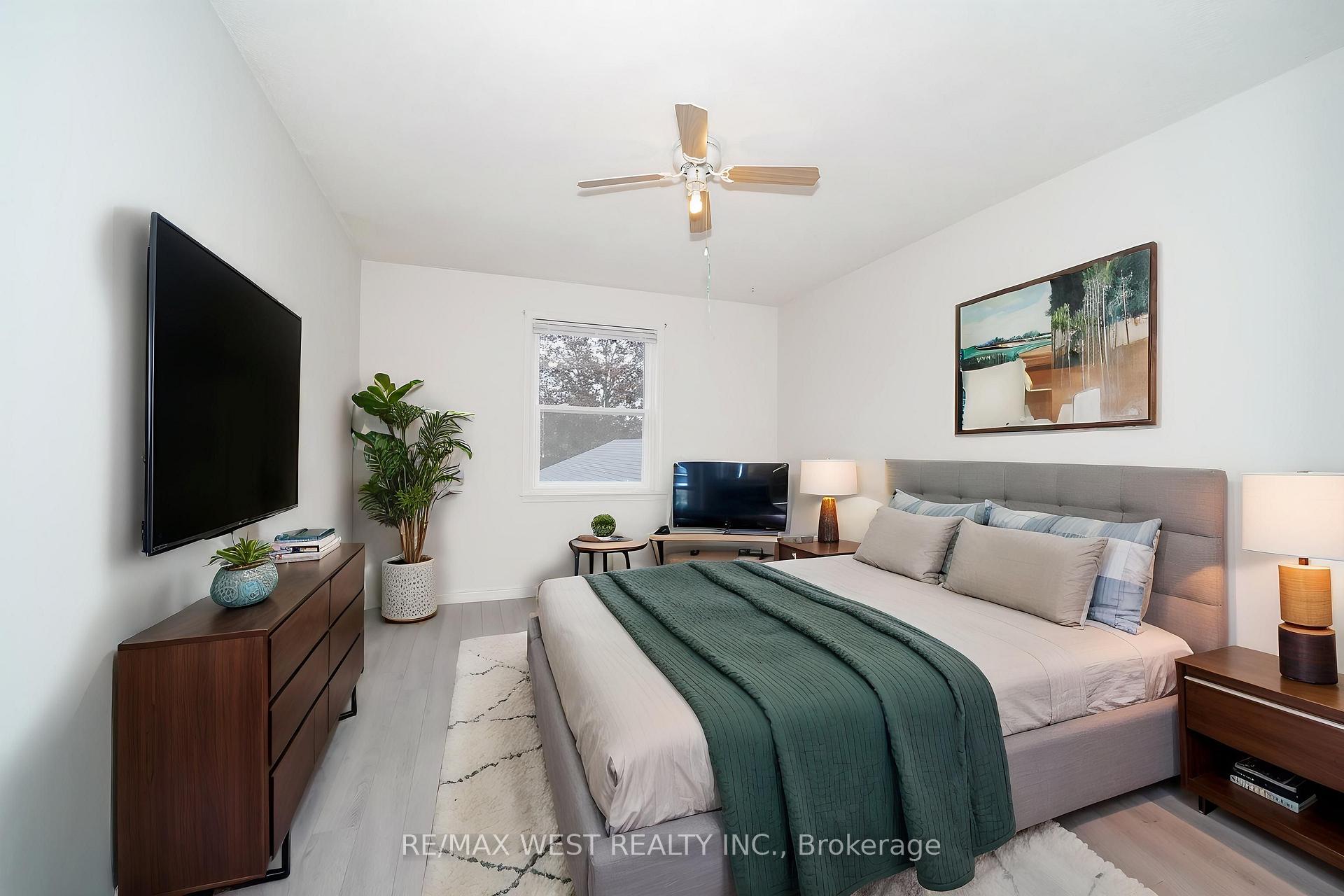 Photo 11 of 24 Smith Drive, Uxbridge, Rural Uxbridge — HOMEH