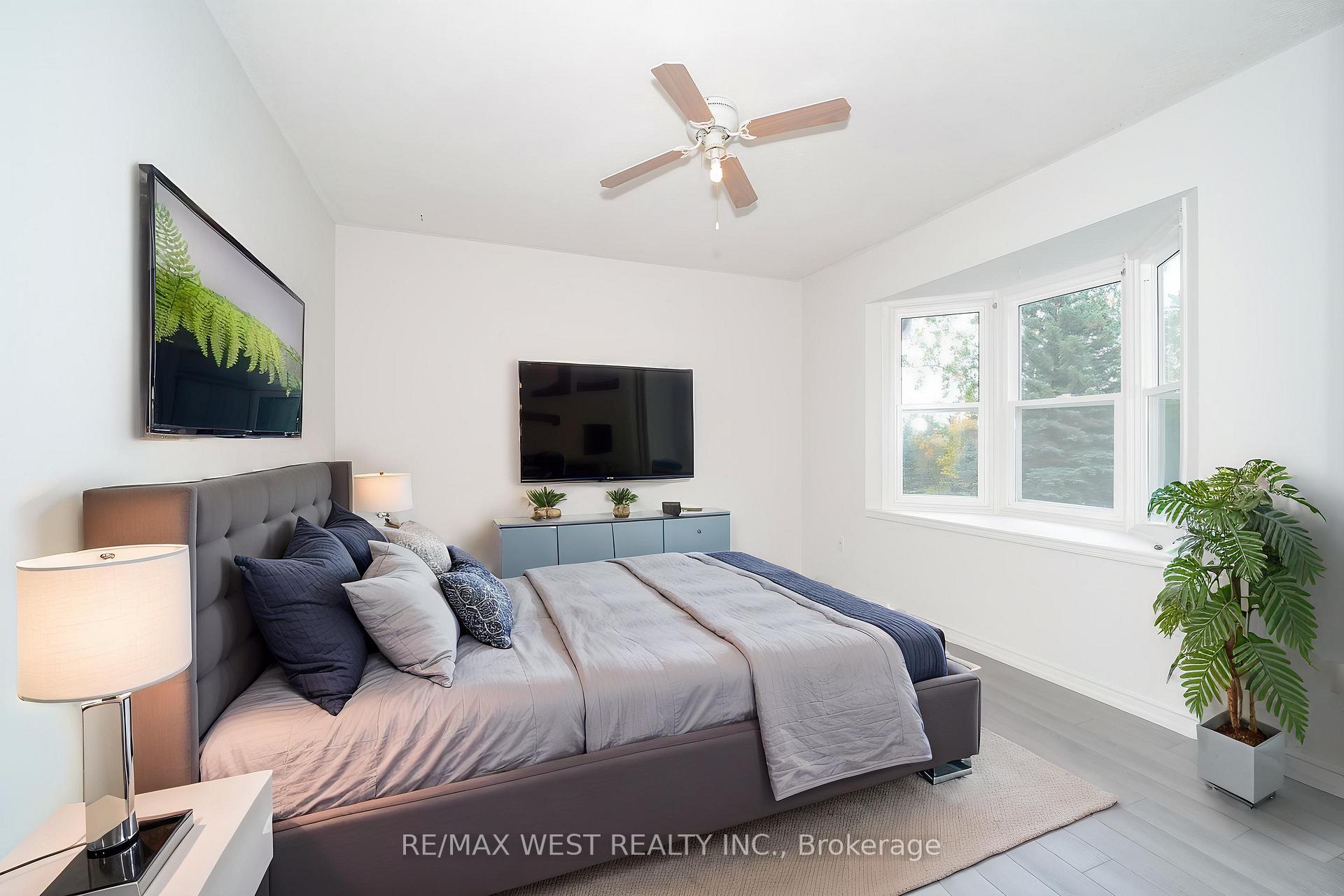 Photo 12 of 24 Smith Drive, Uxbridge, Rural Uxbridge — HOMEH