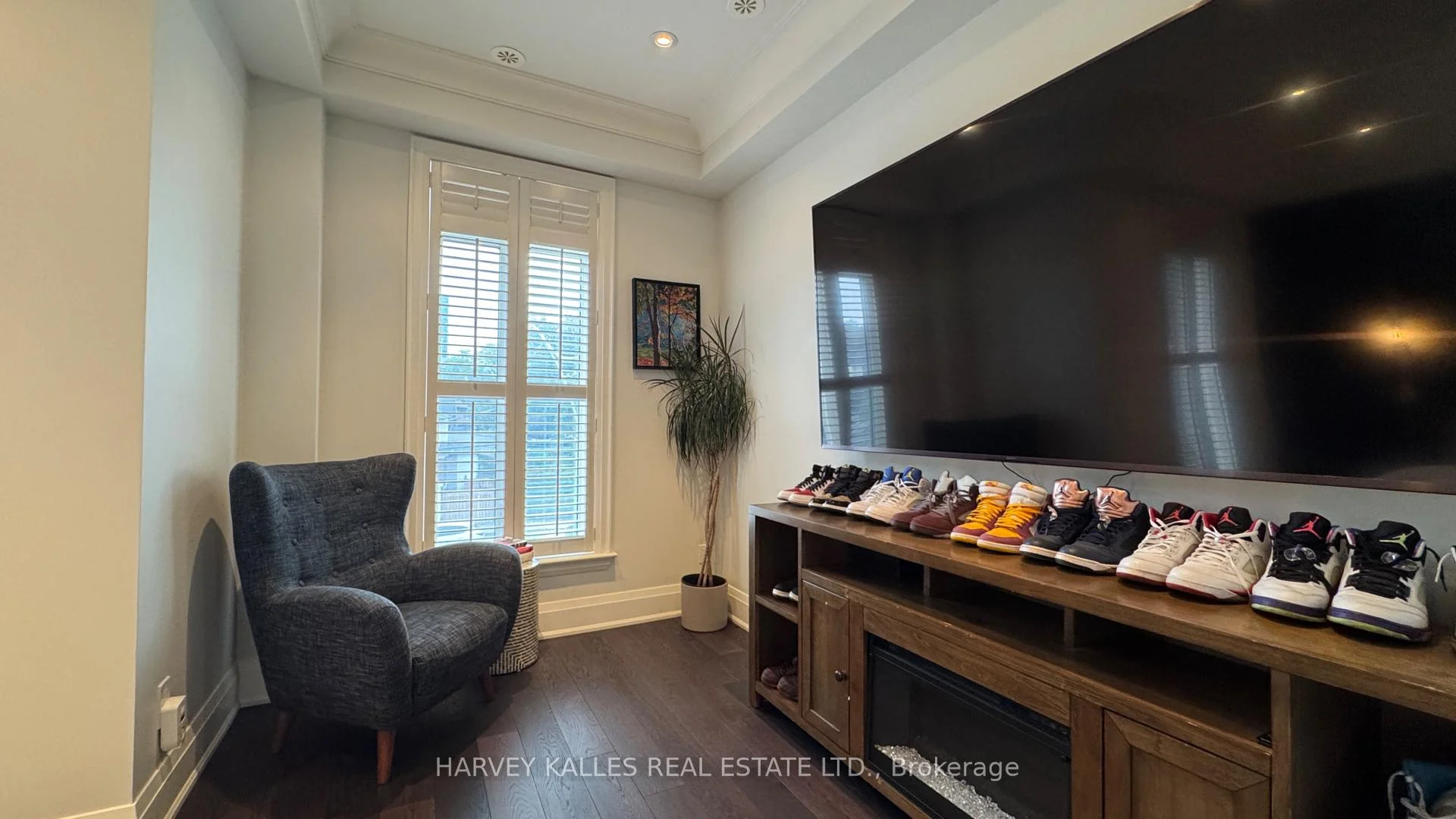 Photo 9 of 1042 Avenue Road, Toronto, Yonge-Eglinton — HOMEH