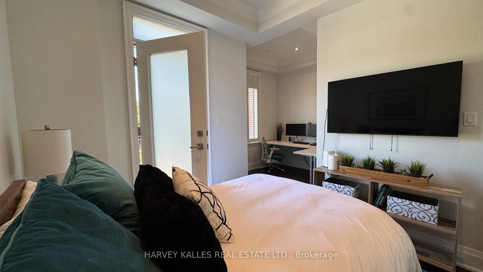 Photo 14 of 1042 Avenue Road, Toronto, Yonge-Eglinton — HOMEH