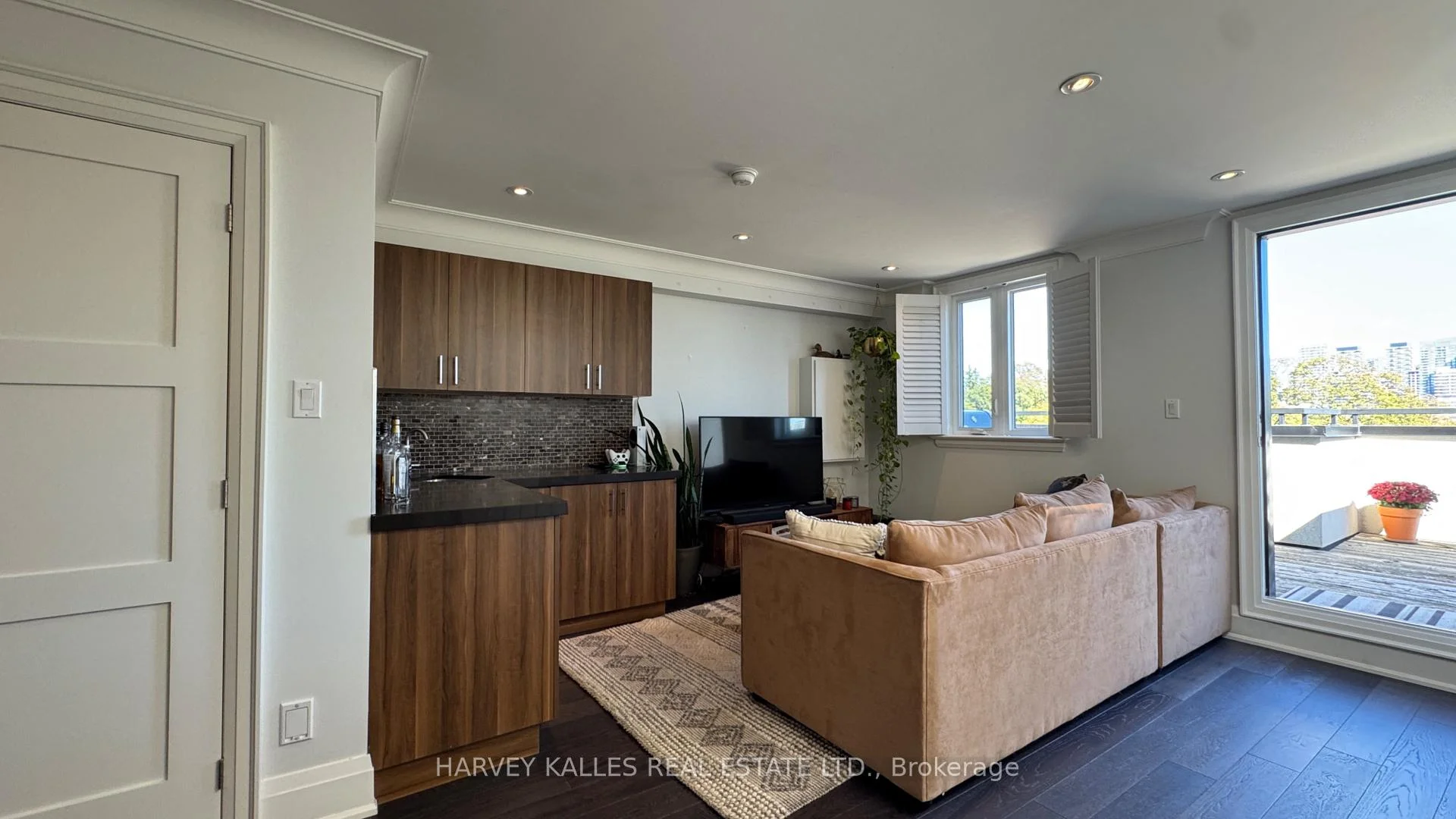 Photo 23 of 1042 Avenue Road, Toronto, Yonge-Eglinton — HOMEH