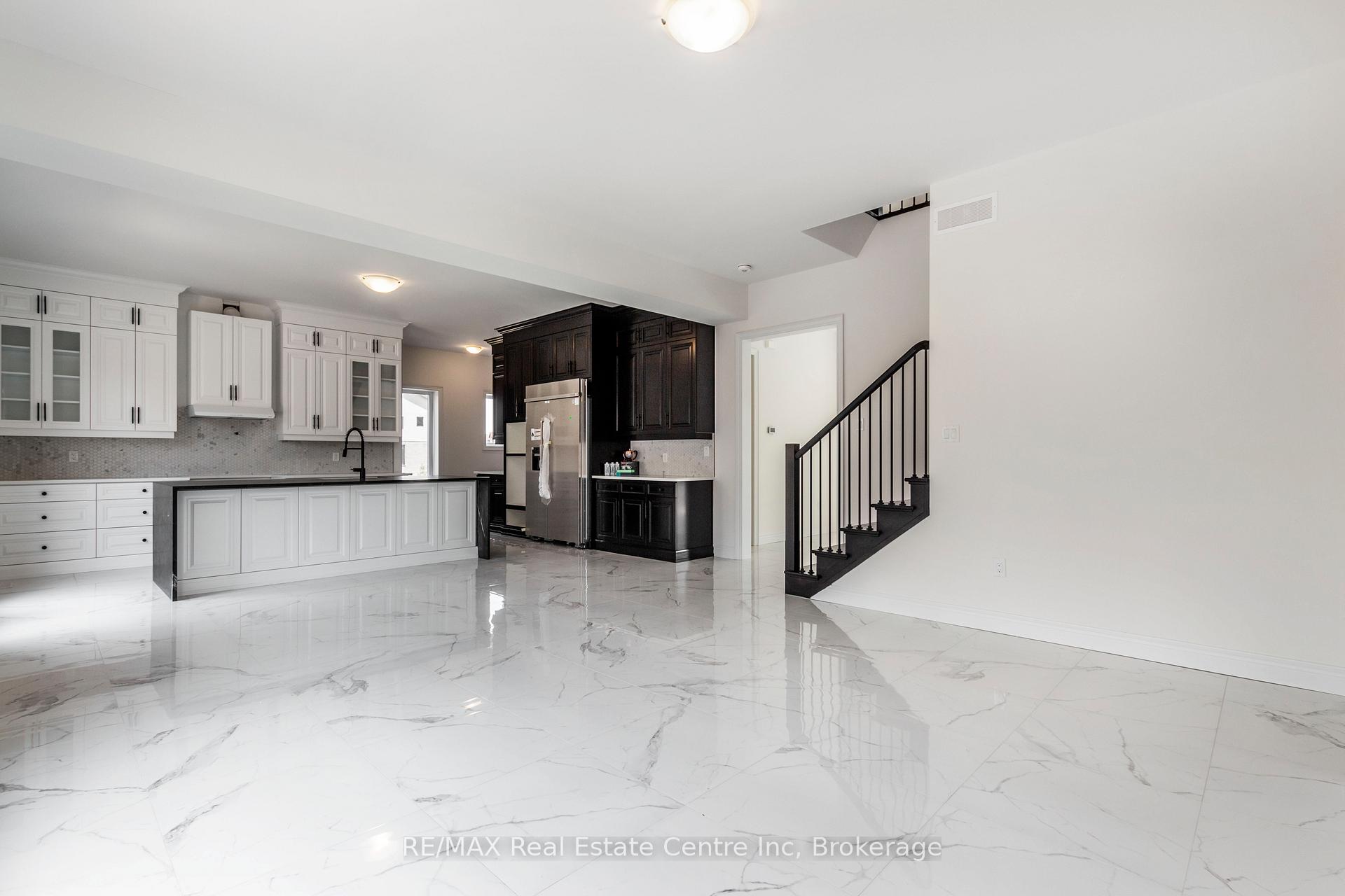 Photo 10 of 143 Ambrous Crescent, Guelph, Kortright East — HOMEH