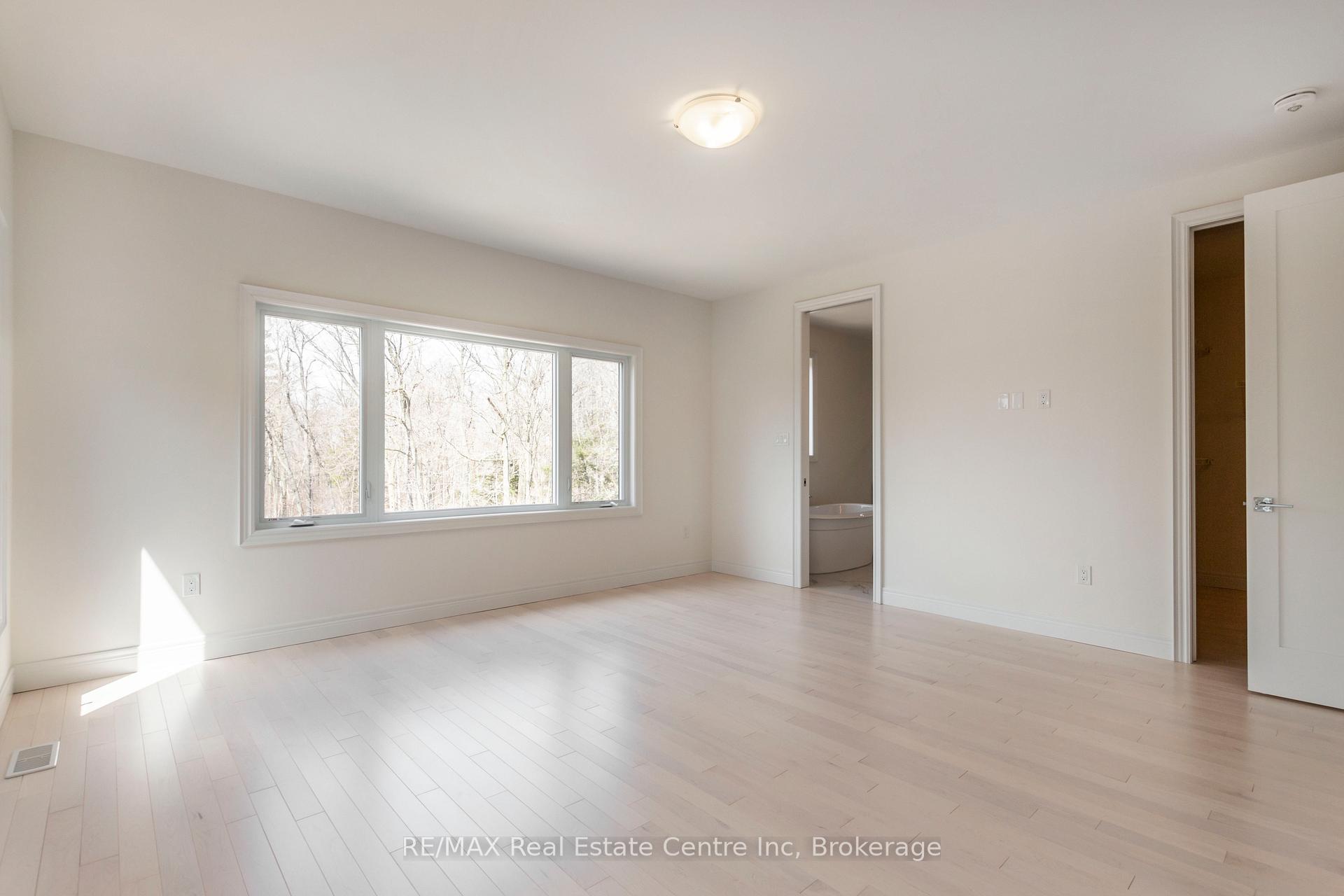 Photo 13 of 143 Ambrous Crescent, Guelph, Kortright East — HOMEH