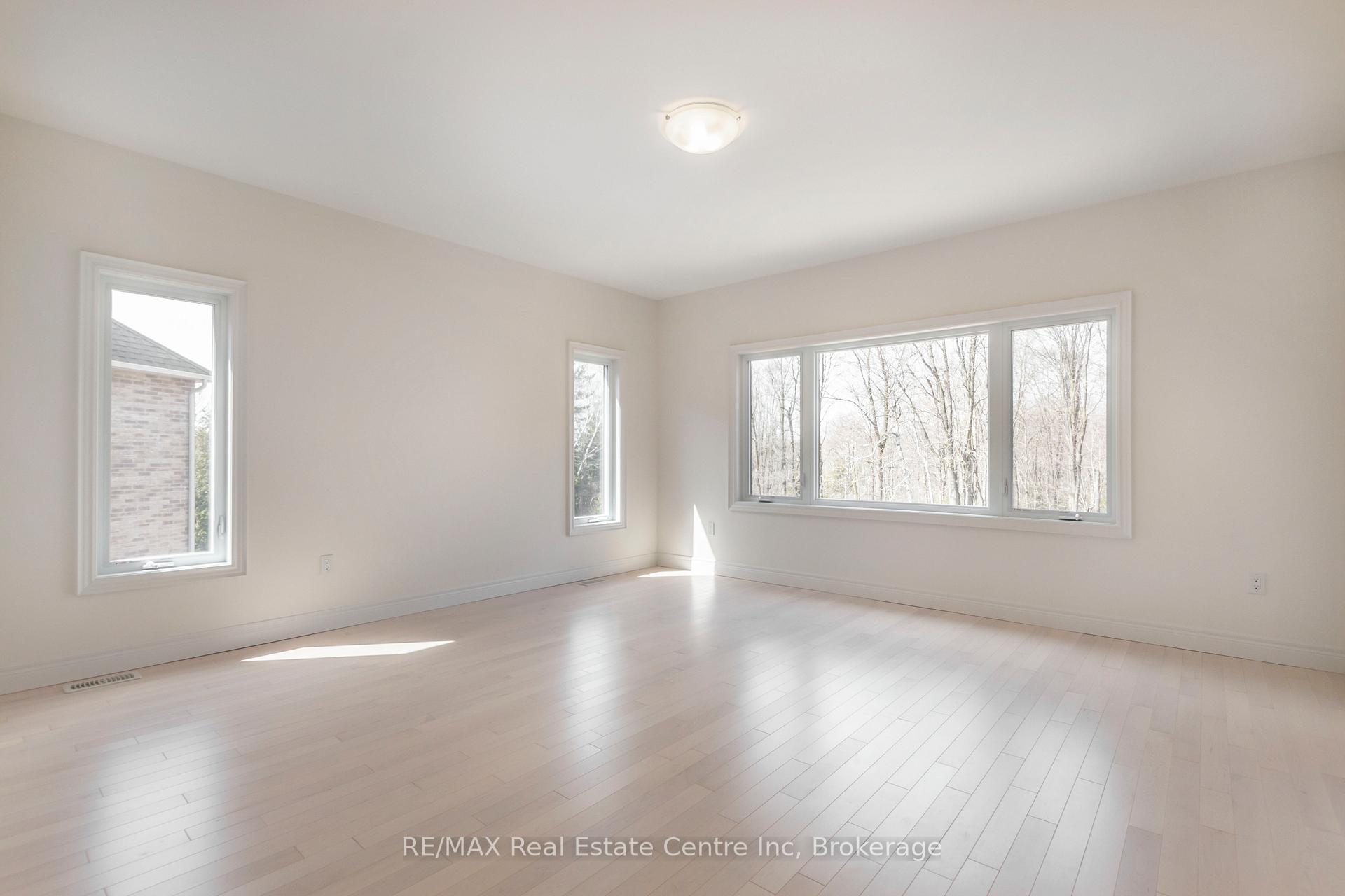 Photo 14 of 143 Ambrous Crescent, Guelph, Kortright East — HOMEH