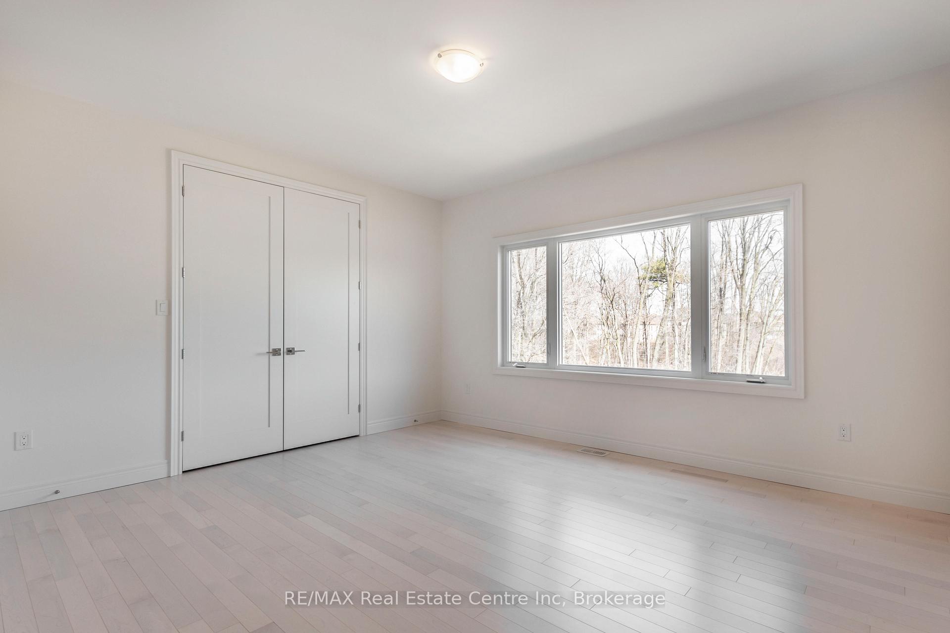 Photo 20 of 143 Ambrous Crescent, Guelph, Kortright East — HOMEH