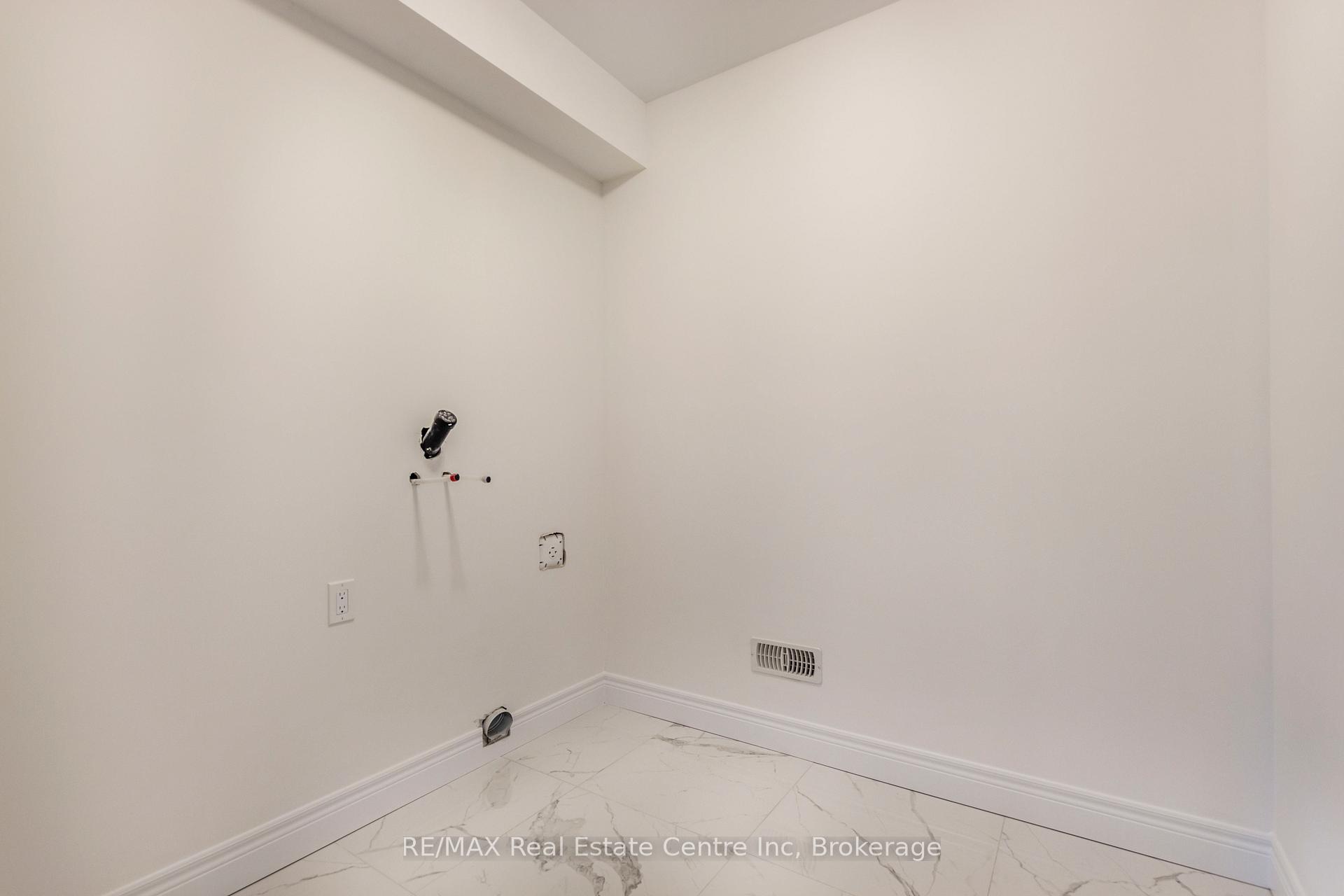 Photo 23 of 143 Ambrous Crescent, Guelph, Kortright East — HOMEH