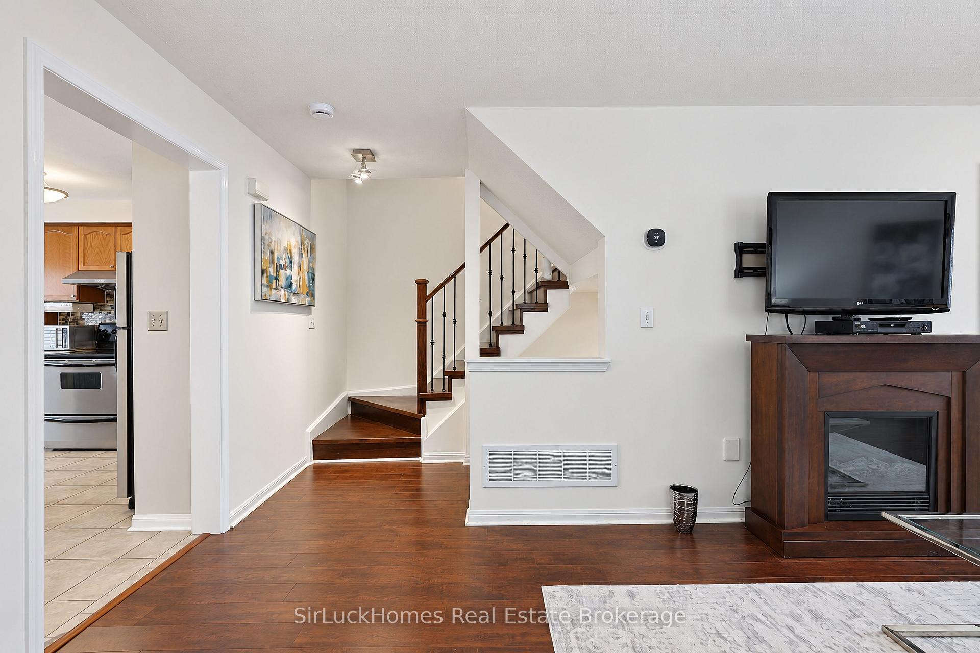 Photo 9 of Unit 22, 250 Richvale Drive S, Brampton, Heart Lake East — HOMEH
