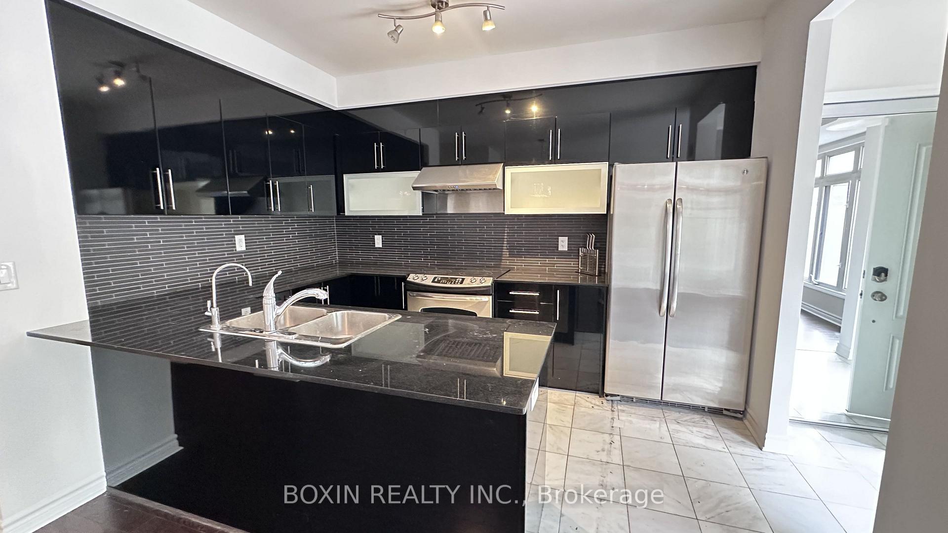 Photo 4 of Unit 14, 7 Brighton Place, Vaughan, Crestwood-Springfarm-Yorkhill — HOMEH