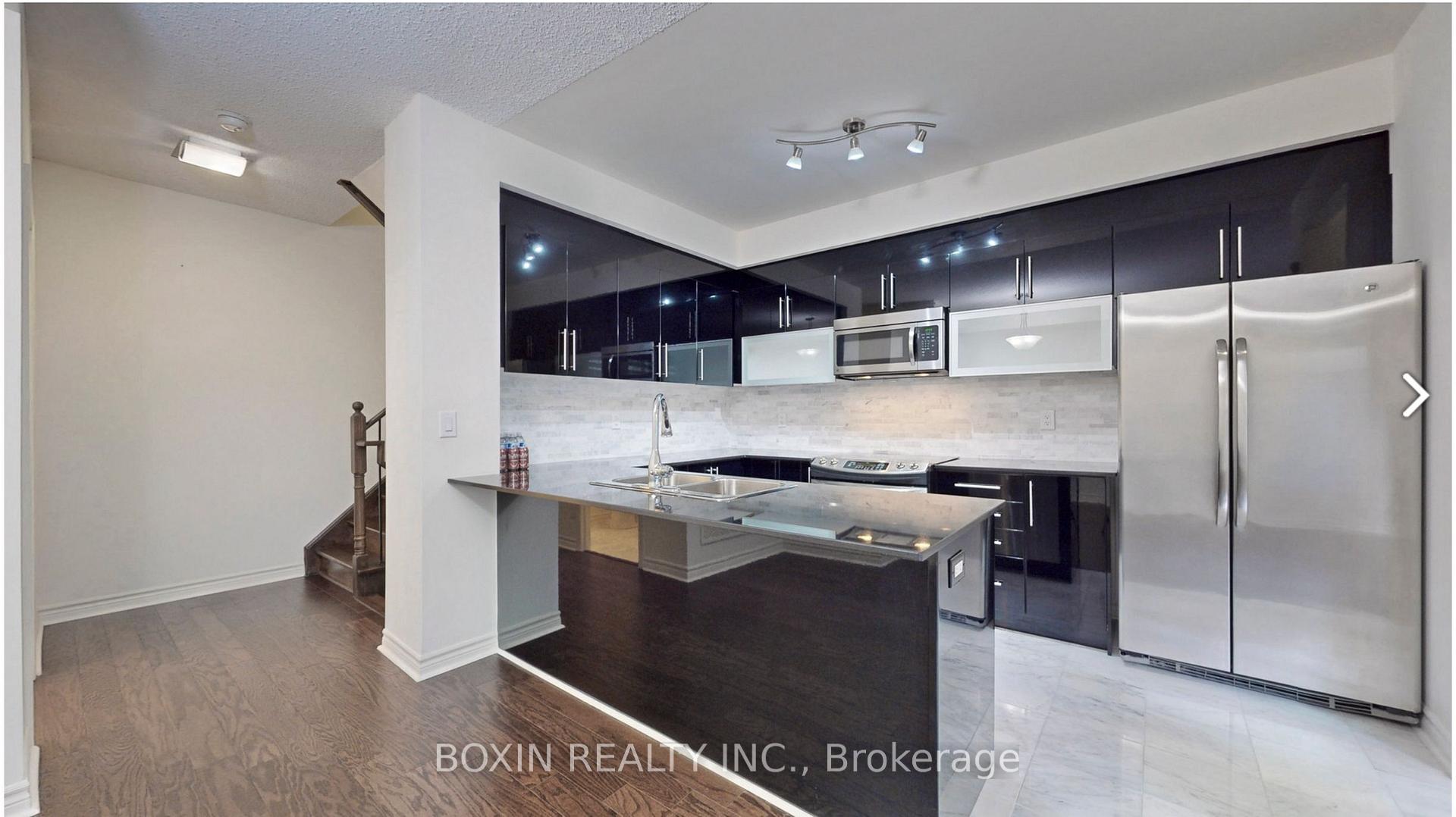 Photo 5 of Unit 14, 7 Brighton Place, Vaughan, Crestwood-Springfarm-Yorkhill — HOMEH