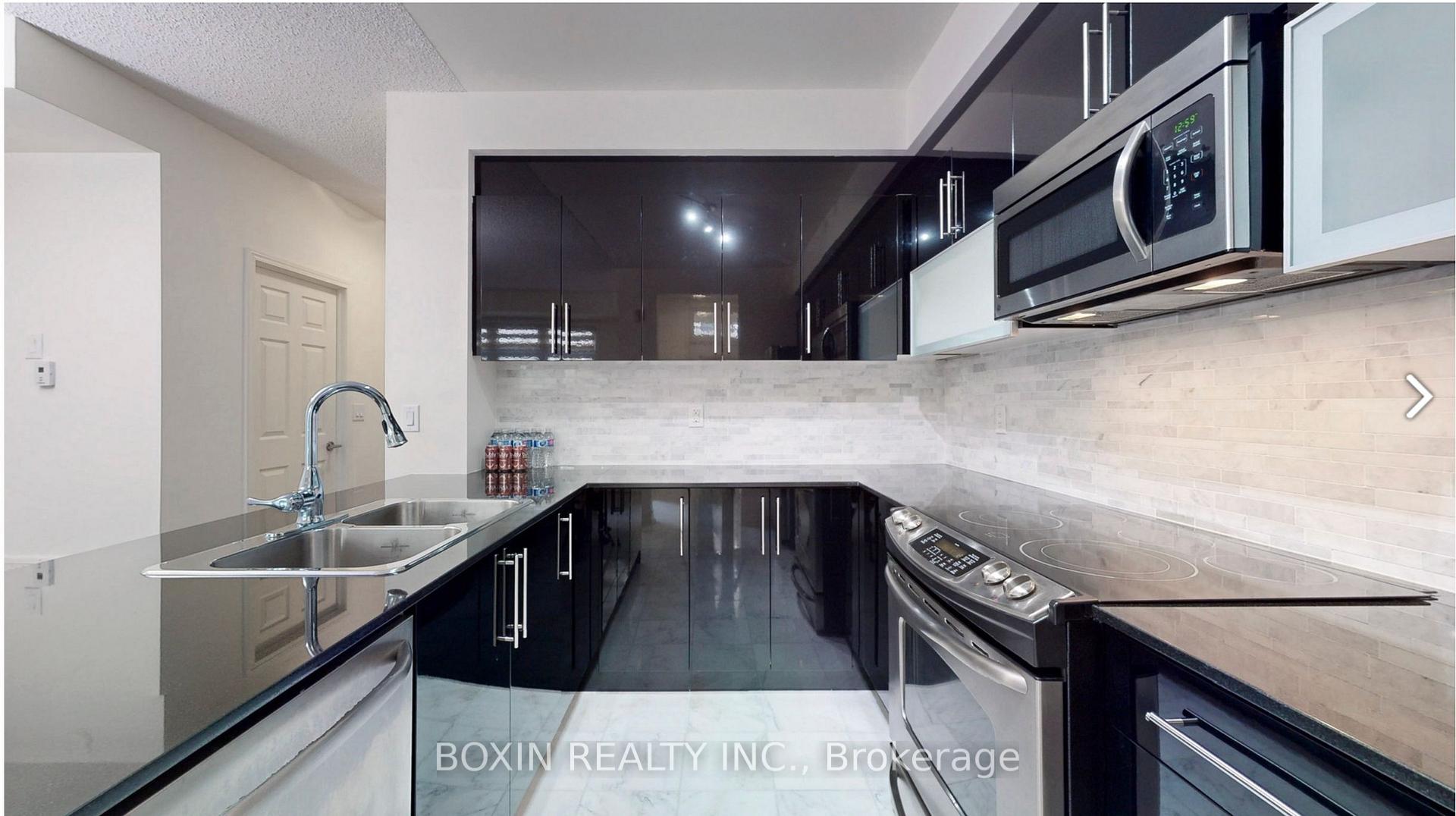 Photo 6 of Unit 14, 7 Brighton Place, Vaughan, Crestwood-Springfarm-Yorkhill — HOMEH