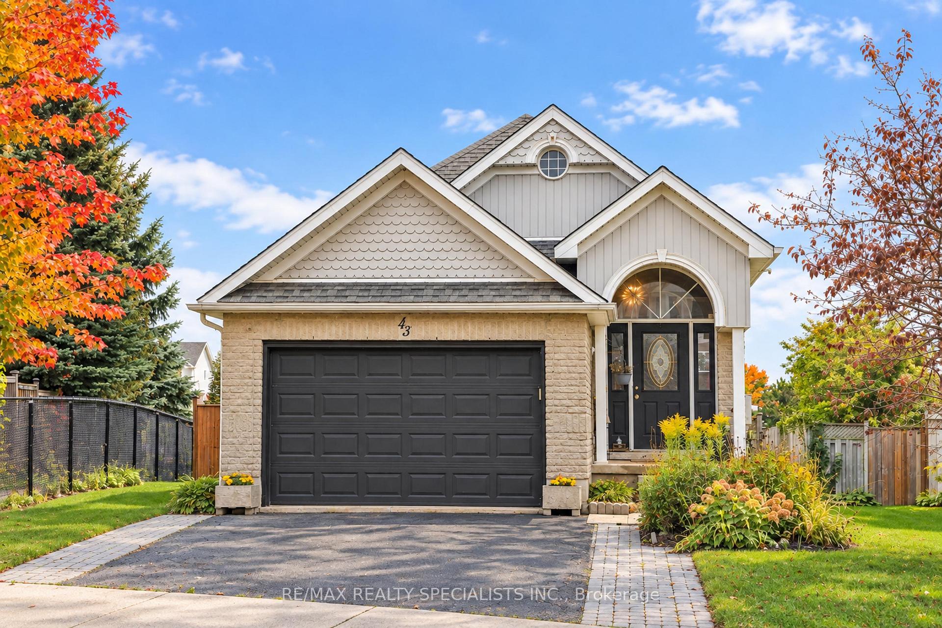 Photo 2 of 43 Hunter Road, Orangeville — HOMEH
