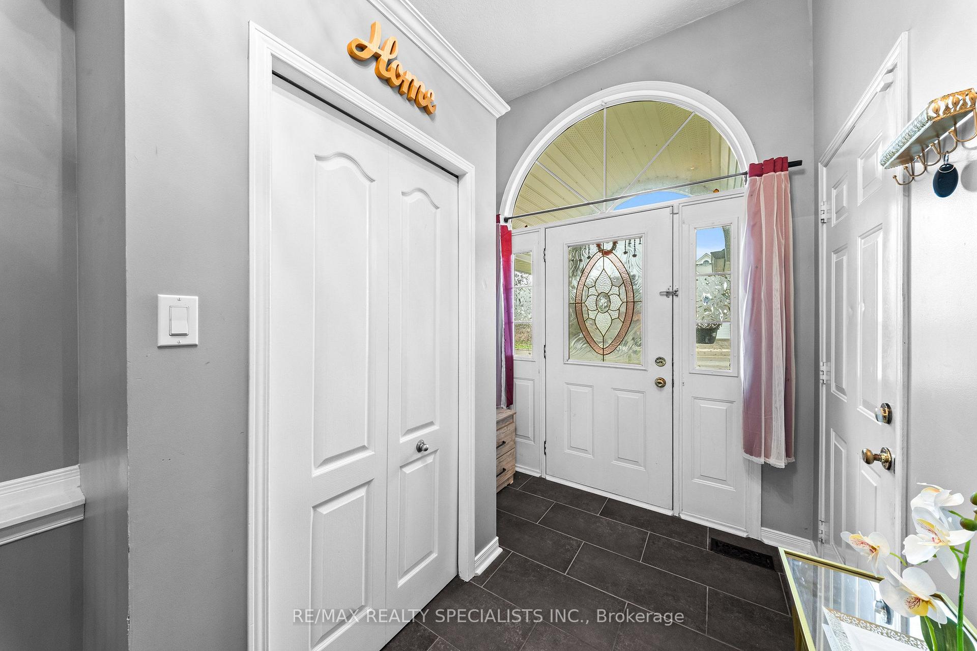 Photo 8 of 43 Hunter Road, Orangeville — HOMEH