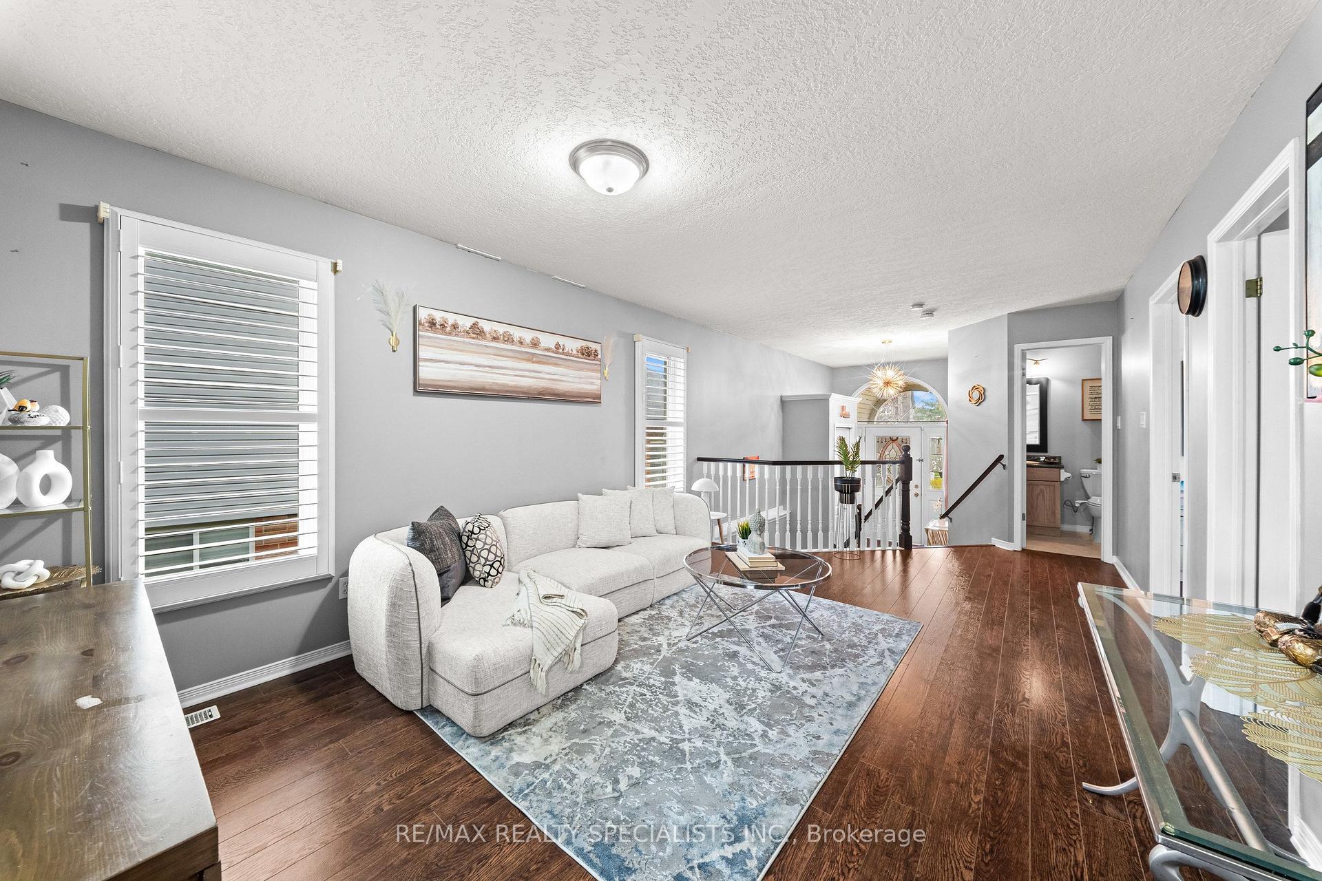 Photo 13 of 43 Hunter Road, Orangeville — HOMEH