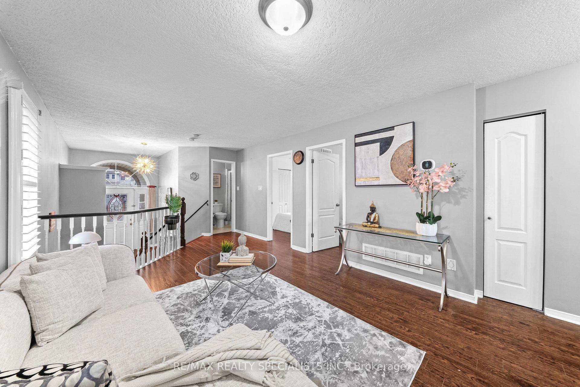 Photo 14 of 43 Hunter Road, Orangeville — HOMEH