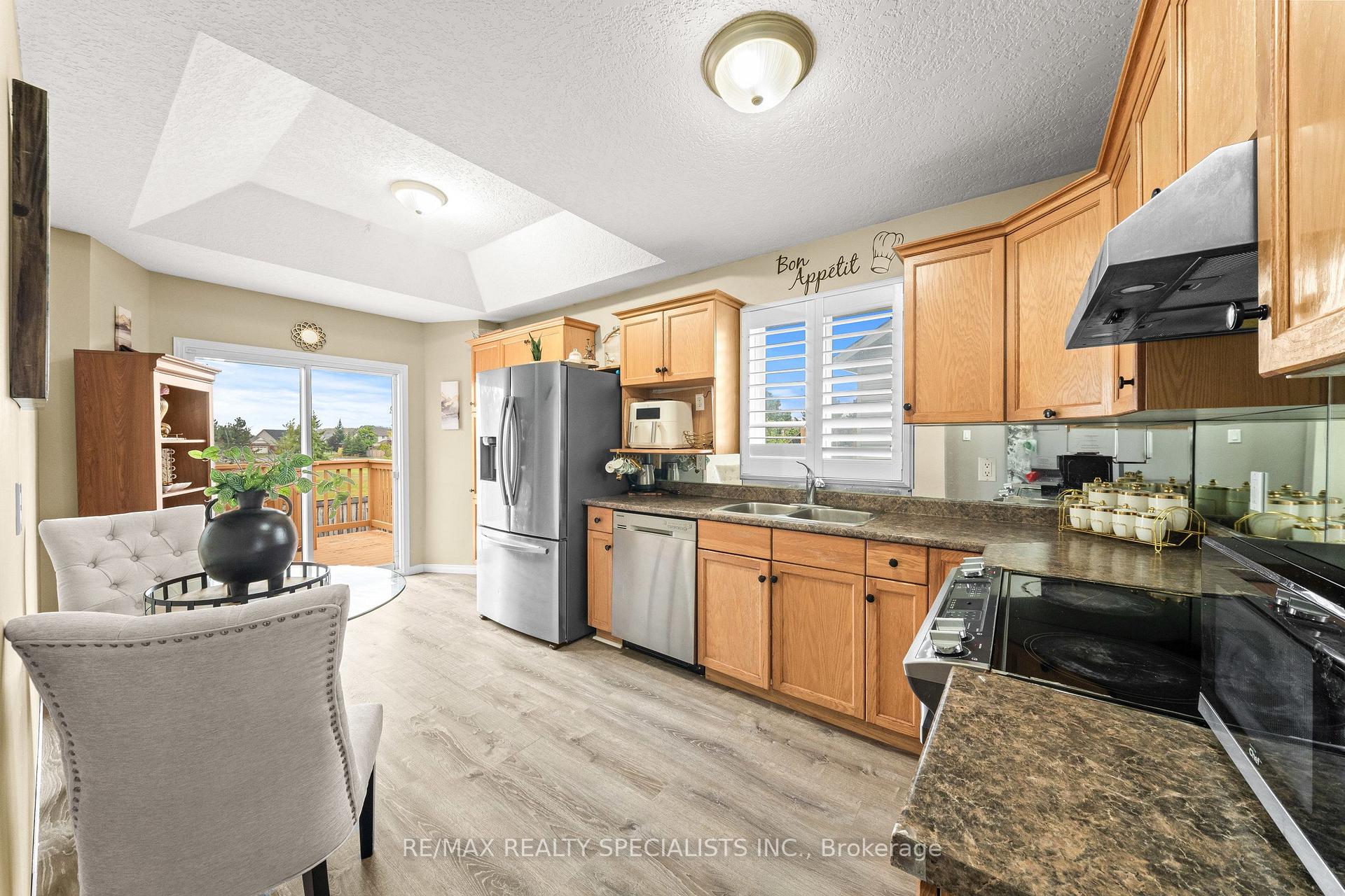 Photo 17 of 43 Hunter Road, Orangeville — HOMEH