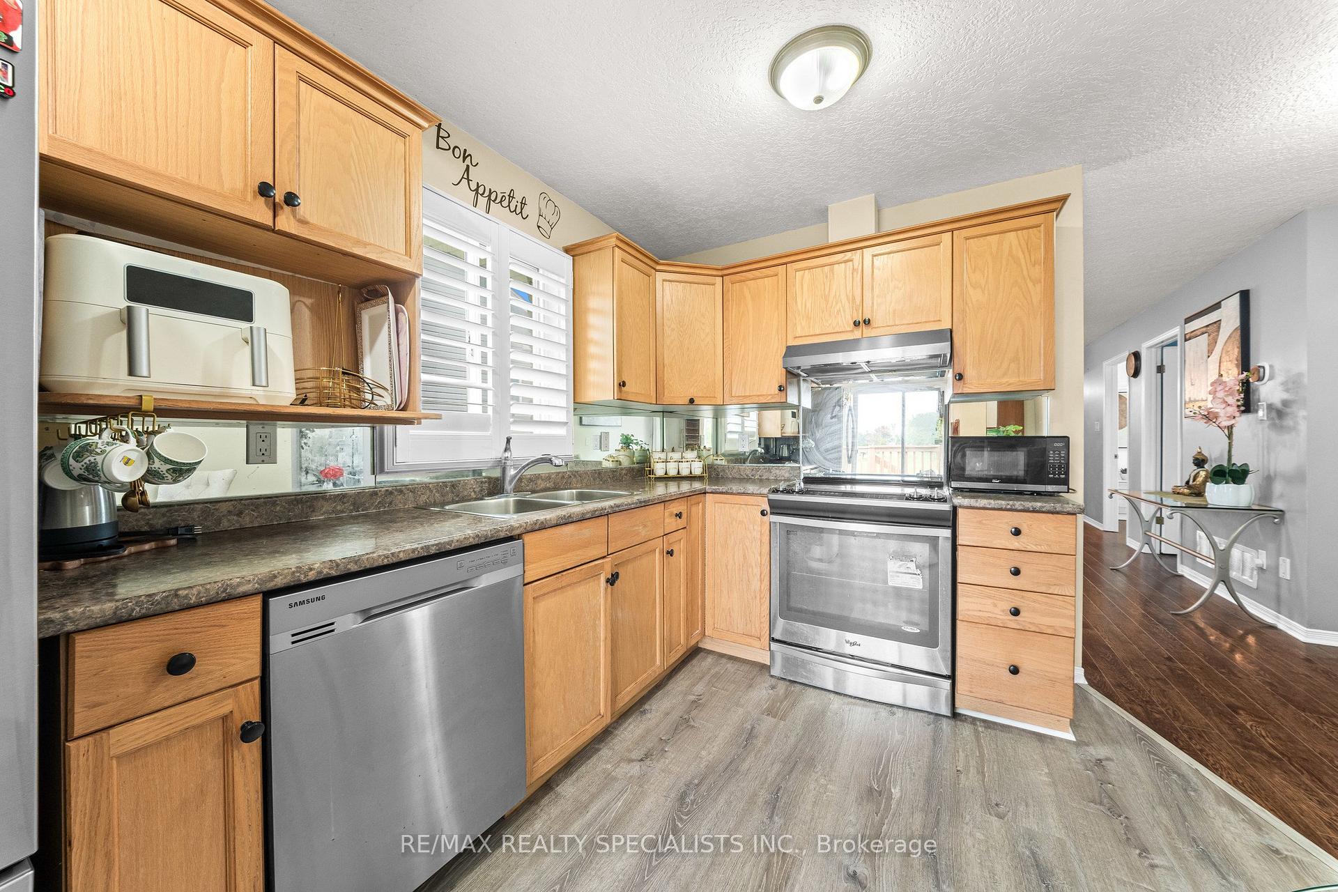 Photo 19 of 43 Hunter Road, Orangeville — HOMEH