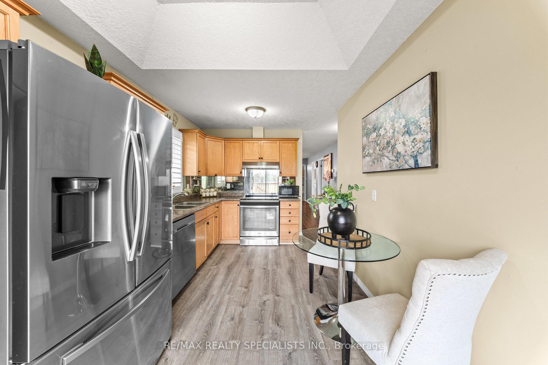 Photo 20 of 43 Hunter Road, Orangeville — HOMEH