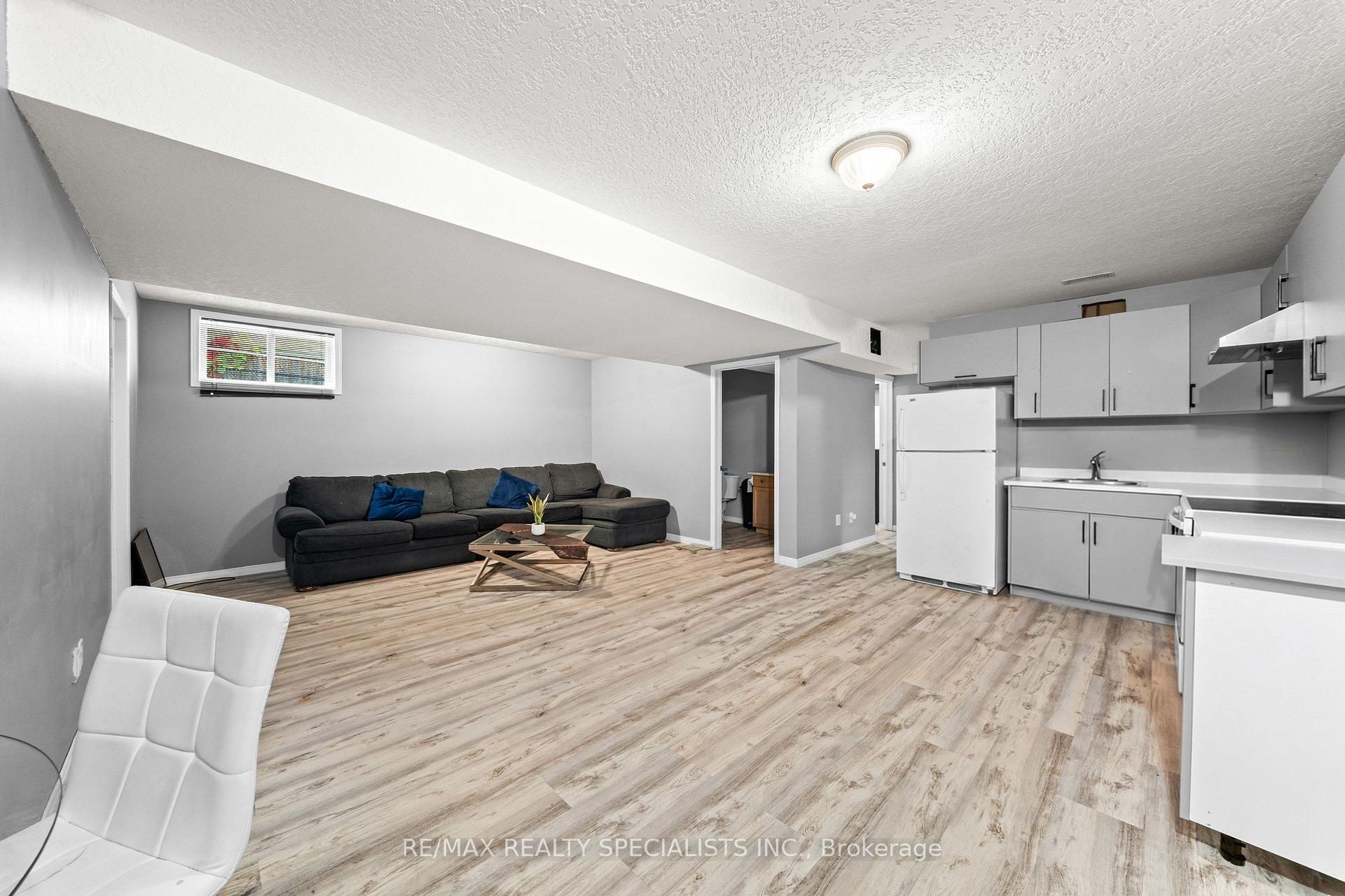 Photo 27 of 43 Hunter Road, Orangeville — HOMEH