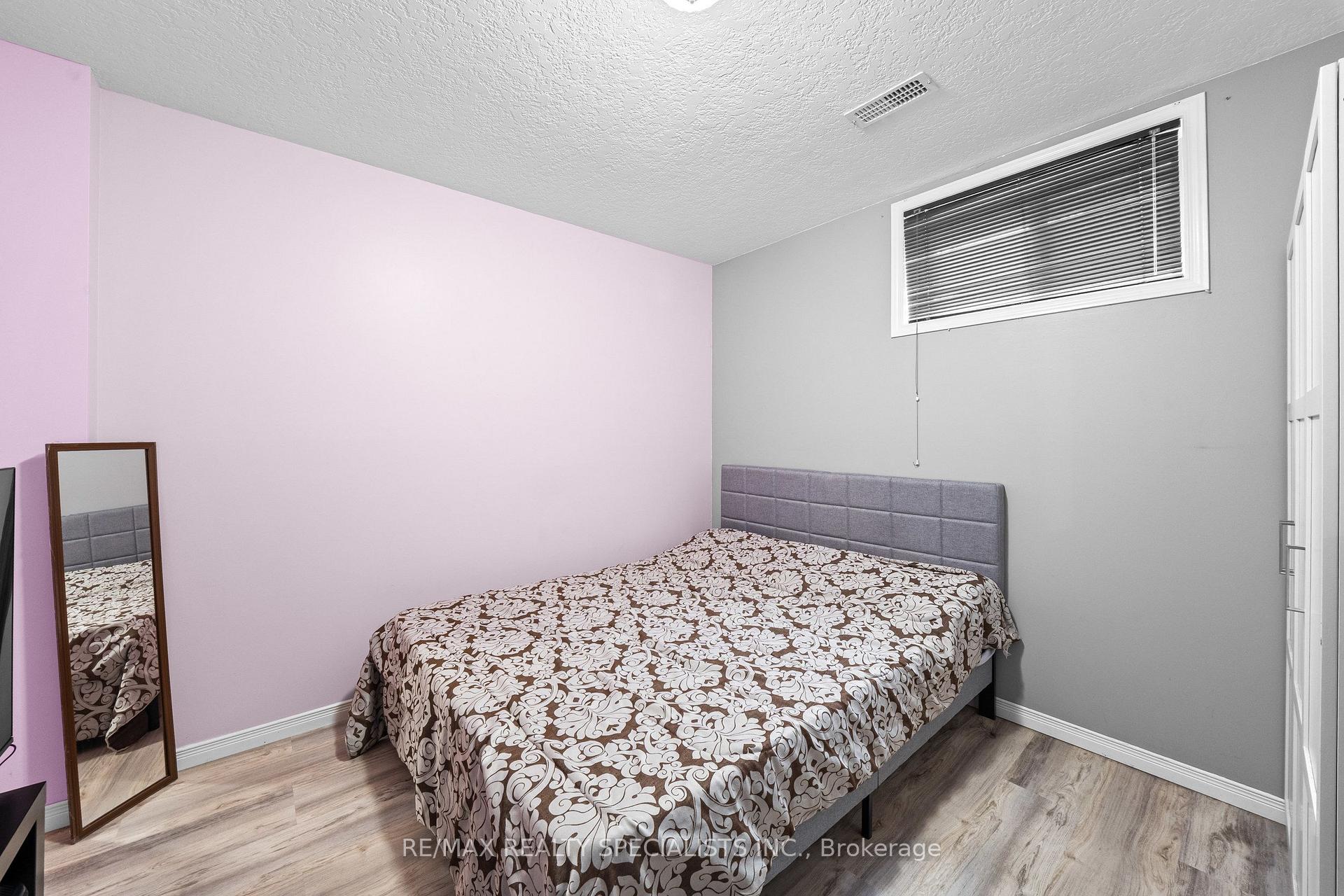 Photo 32 of 43 Hunter Road, Orangeville — HOMEH