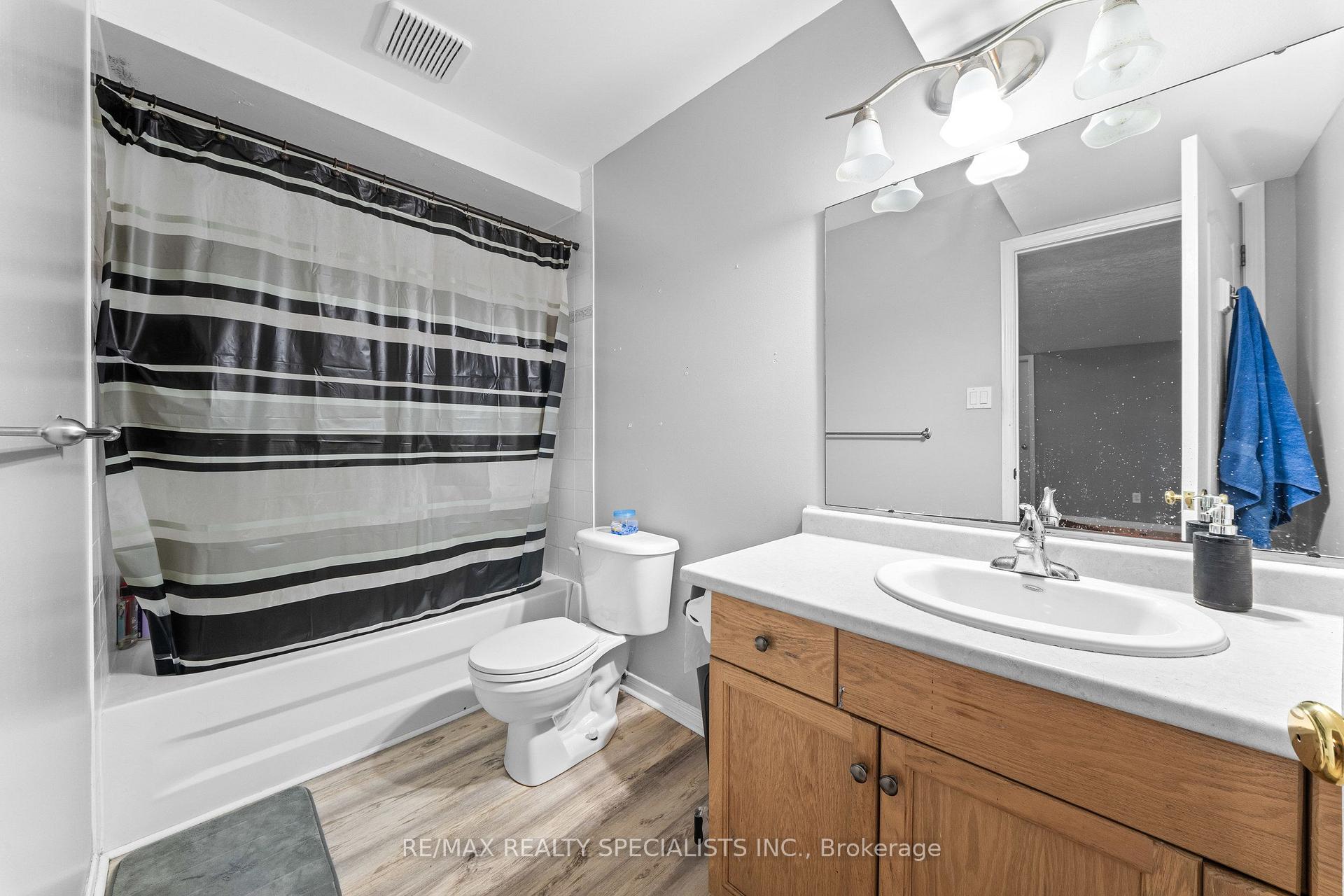 Photo 33 of 43 Hunter Road, Orangeville — HOMEH