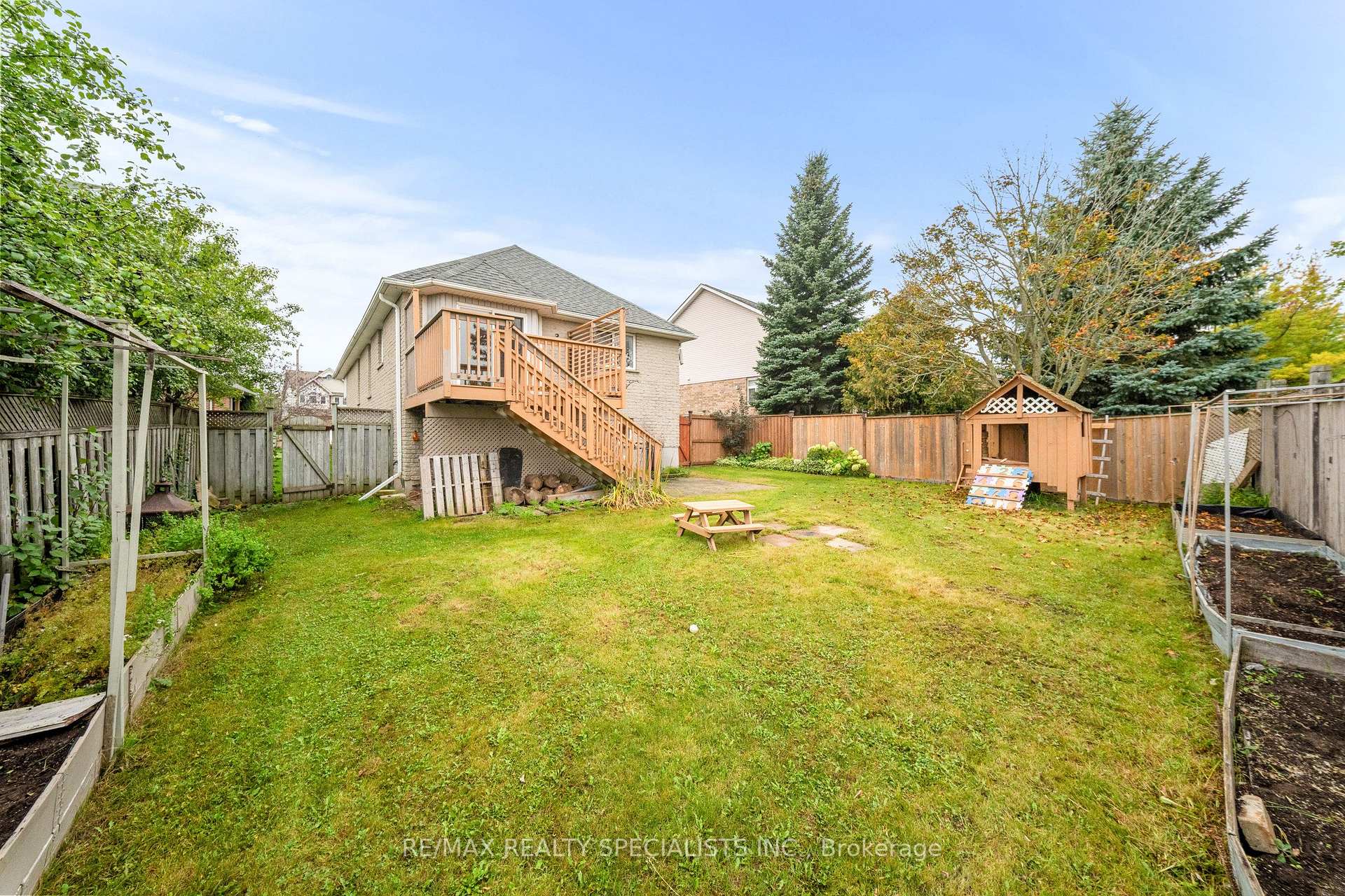 Photo 37 of 43 Hunter Road, Orangeville — HOMEH