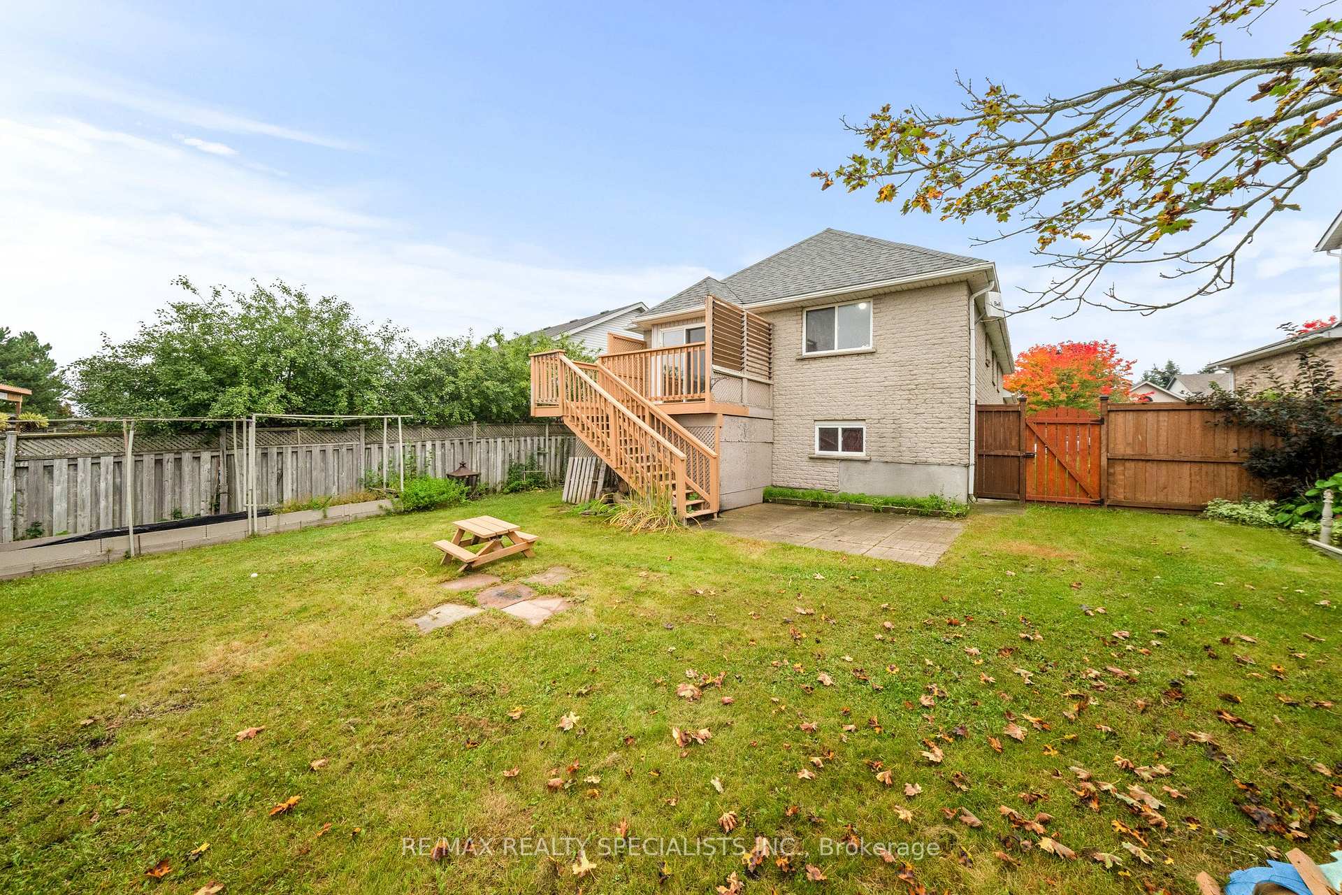 Photo 38 of 43 Hunter Road, Orangeville — HOMEH
